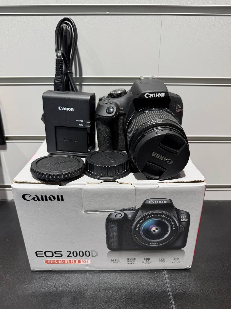 Canon EOS 2000D Black + 18-55mm IS II
