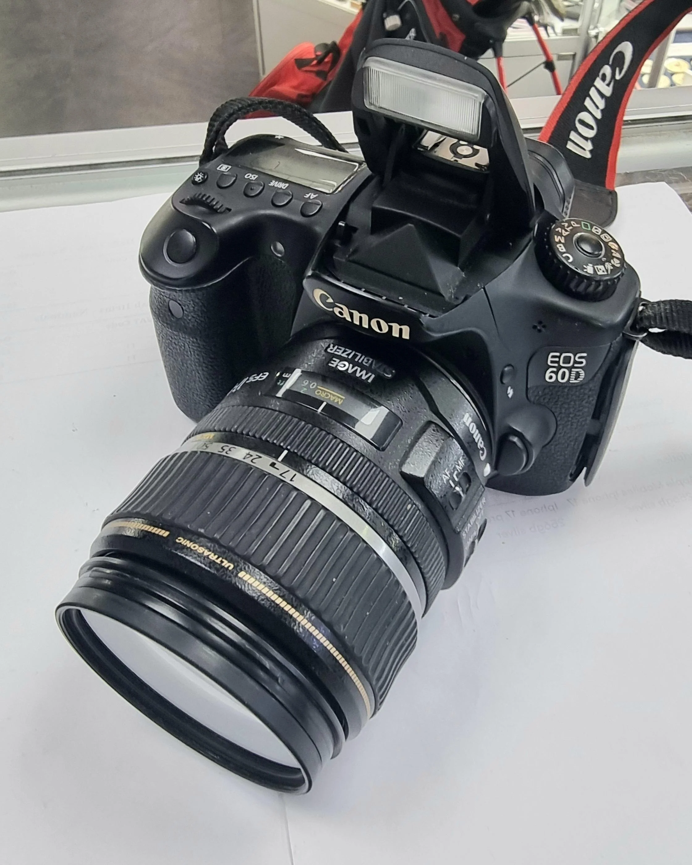Canon EOS 60D EF-S 17-85 IS USM Digital SLR