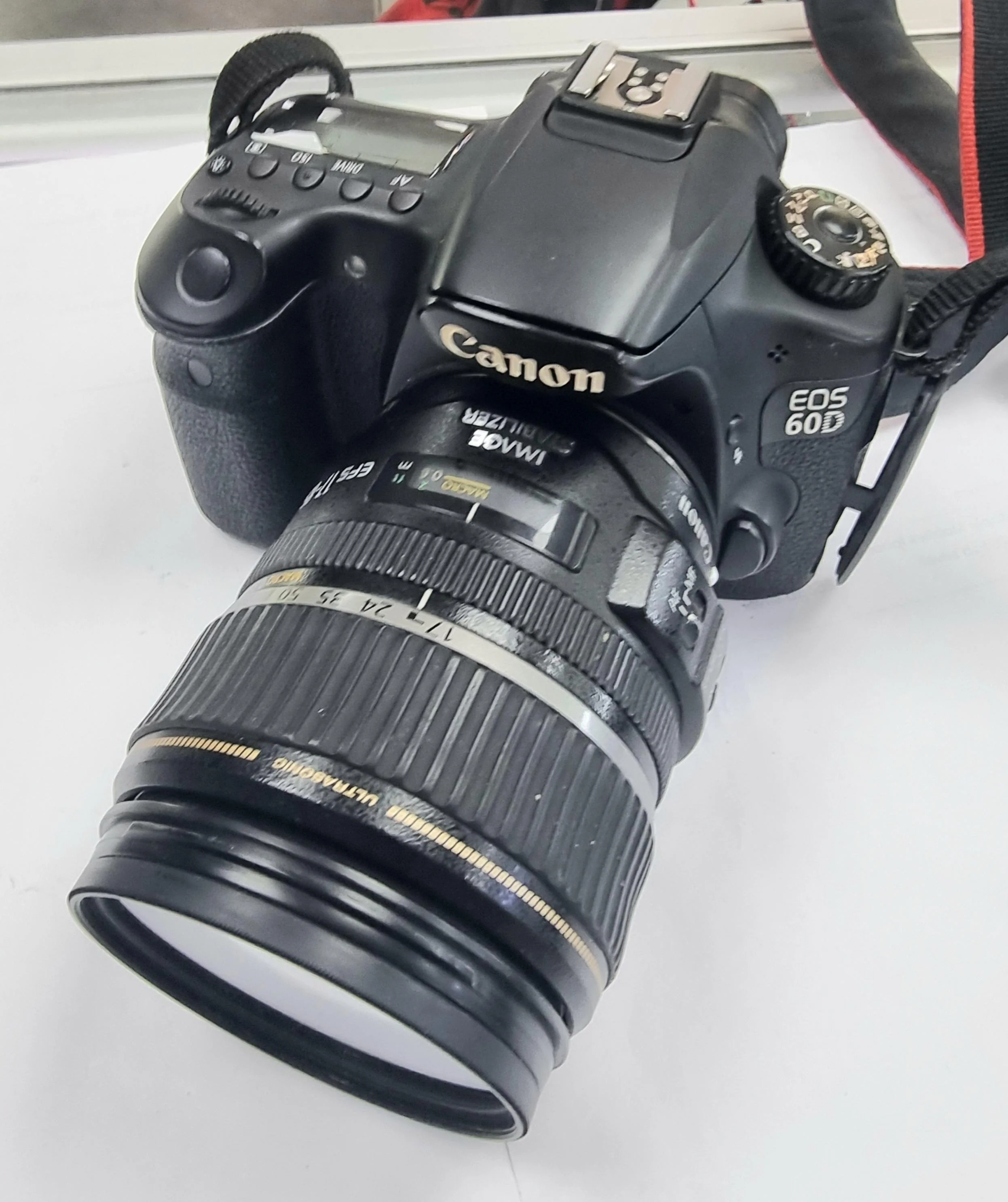 Canon EOS 60D EF-S 17-85 IS USM Digital SLR - Image 2