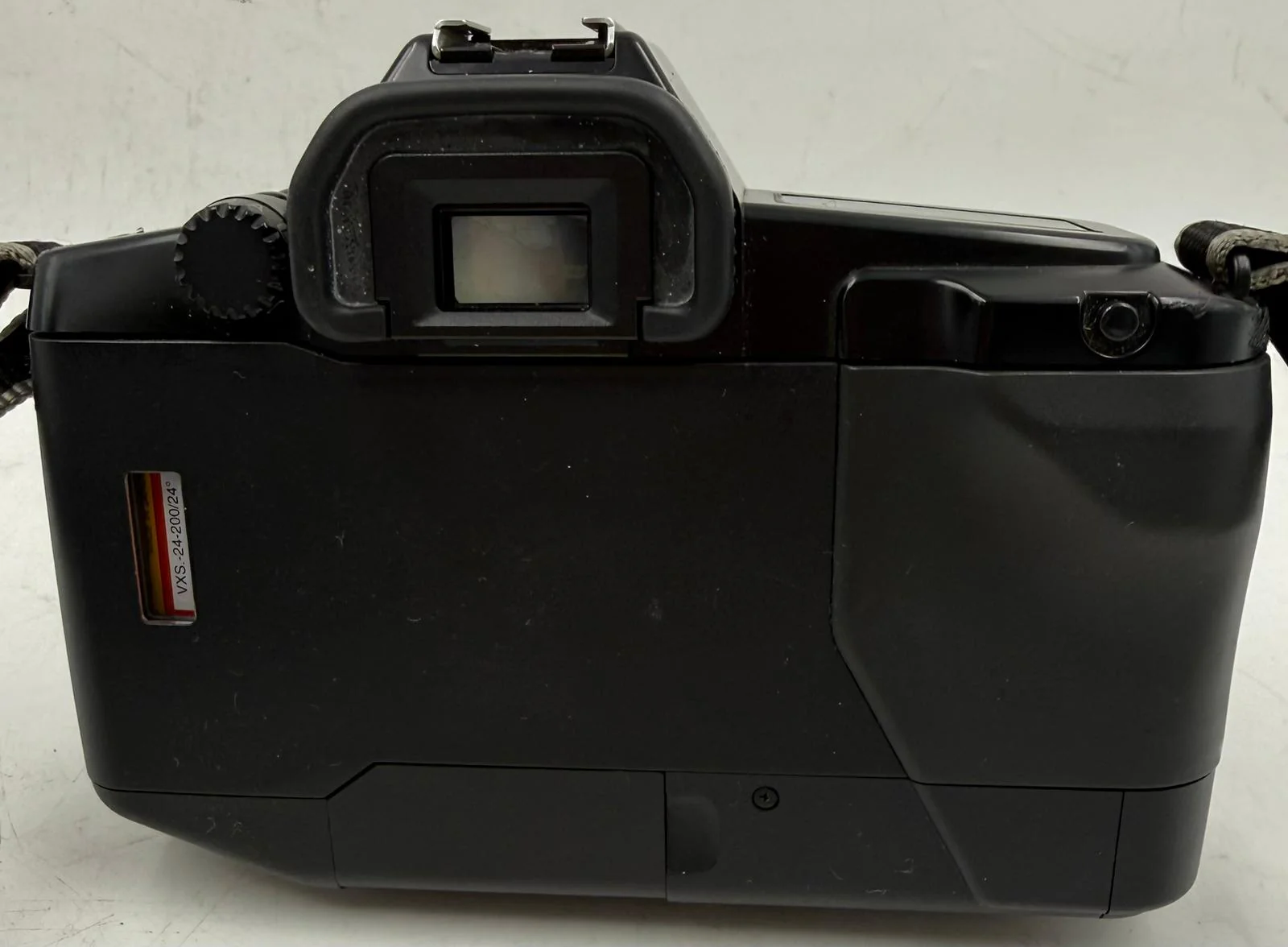 Canon EOS 650 Film Camera - Image 3
