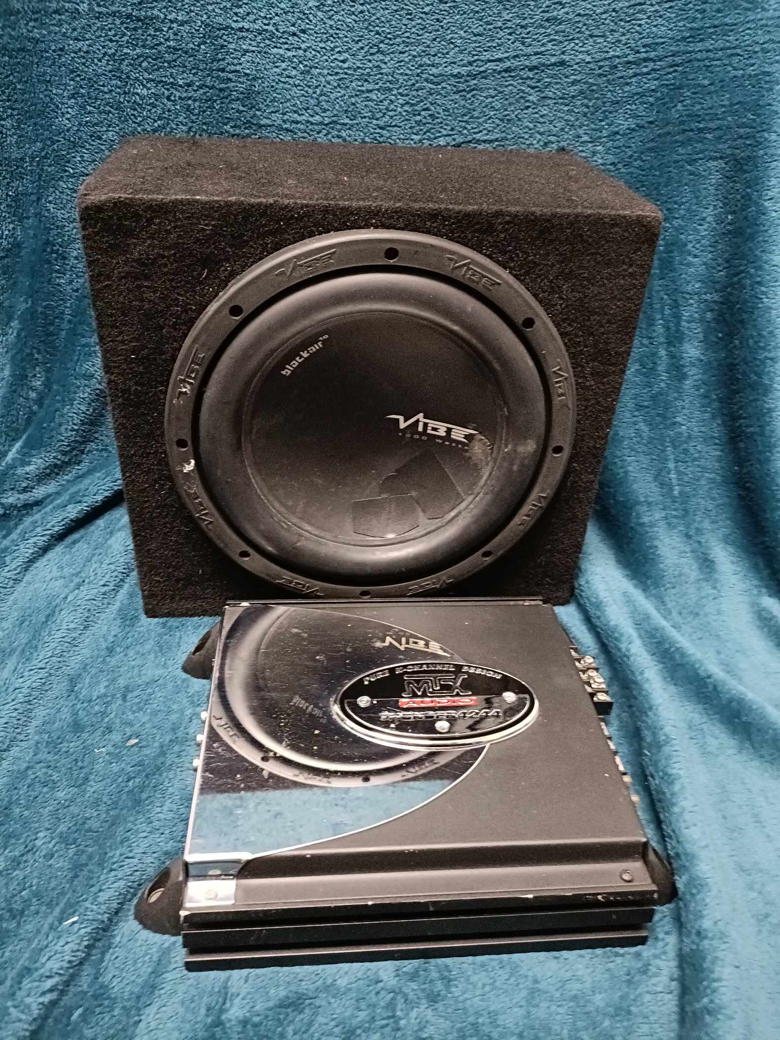 * Car Subwoofer Set
