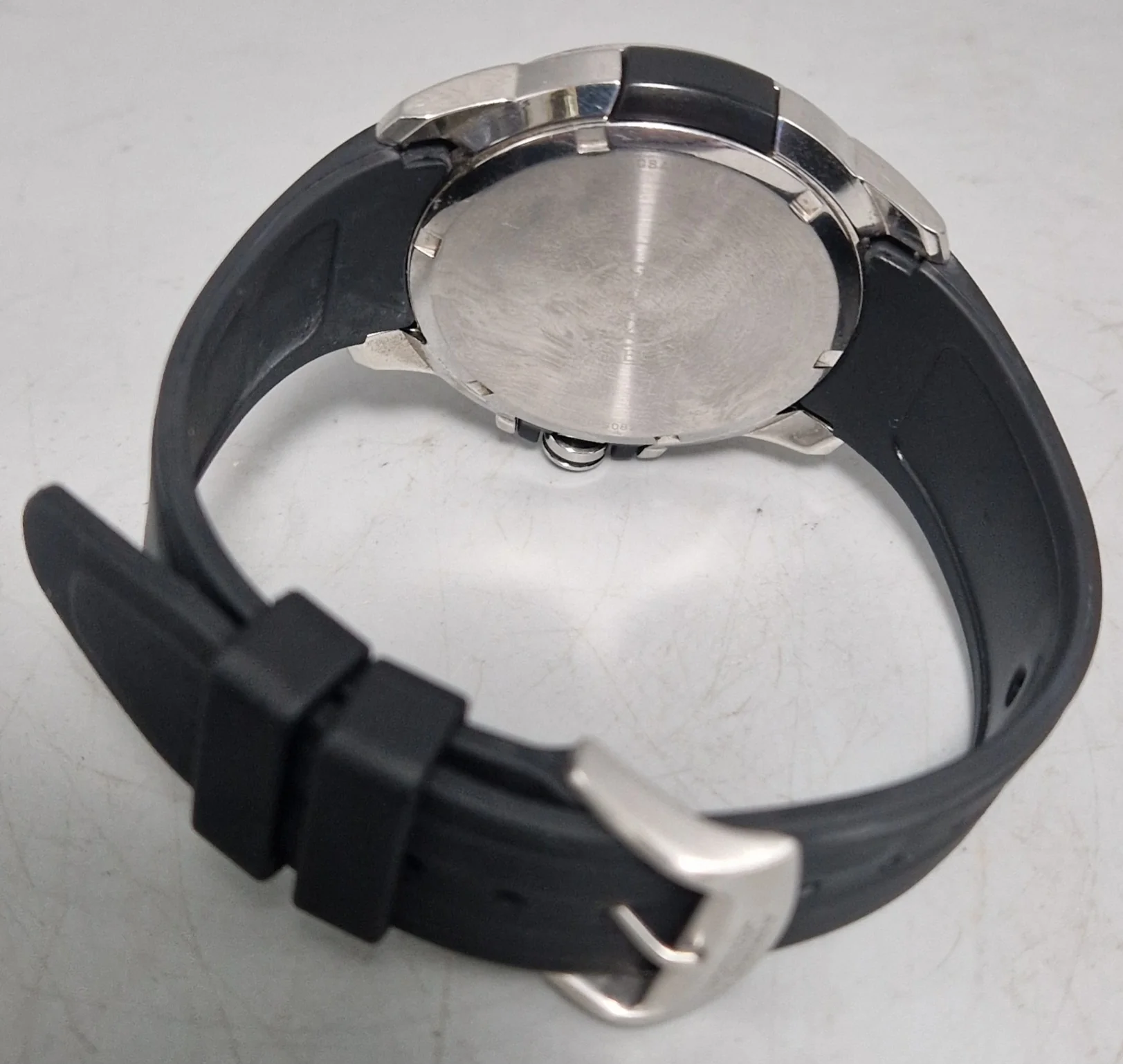 CITIZEN Watch with Black face and black rubber strap - Image 4