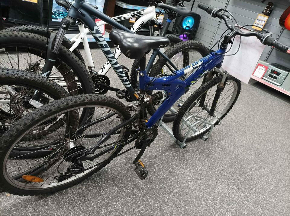 **collect only**Slammer indi fs1 mens mountain bike 18" frame and 26" wheels 18KG weight on frame 18speed*collection only* - Image 3