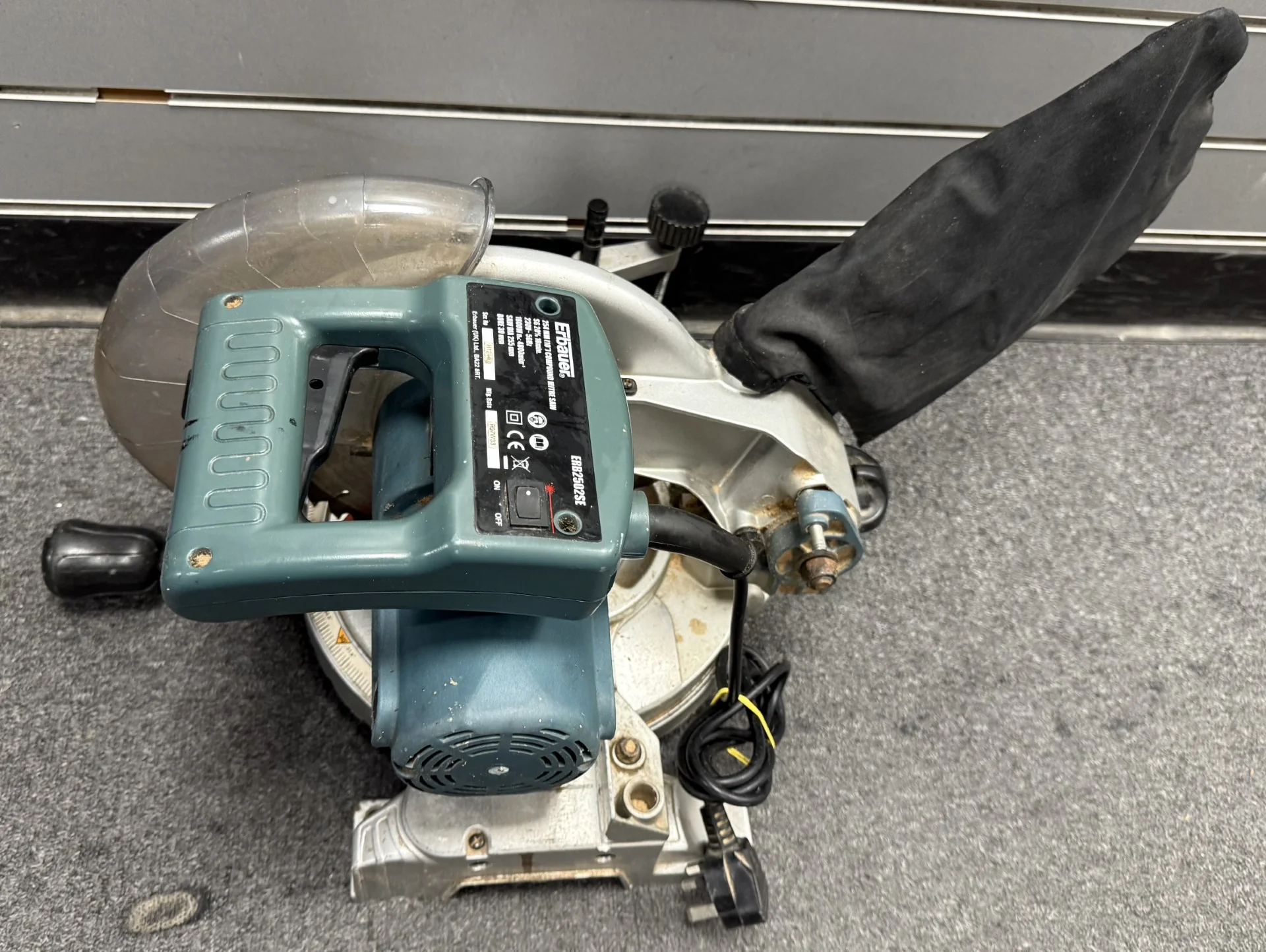 ** May Bank Holiday Sale ** Erbauer ERB2502SE Heavy Duty Compound Mitre Saw ** Collection Only ** - Image 4