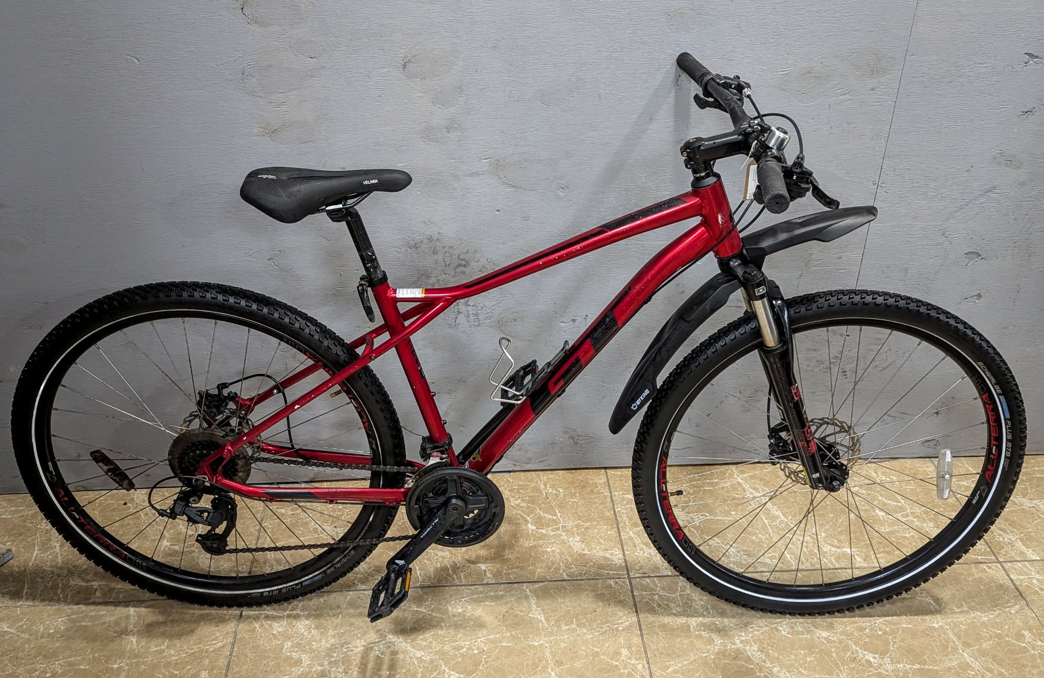 * COLLECTION ONLY* GT Aggressor Expert Hardtail Mountain Bike - 12" WHEEL - 18" FRAME - 14 SPEED