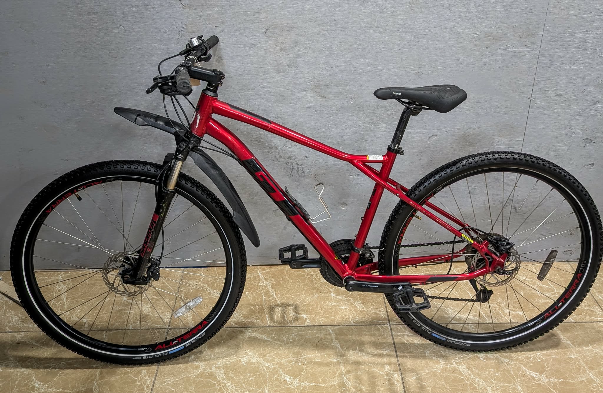* COLLECTION ONLY* GT Aggressor Expert Hardtail Mountain Bike - 12" WHEEL - 18" FRAME - 14 SPEED - Image 4