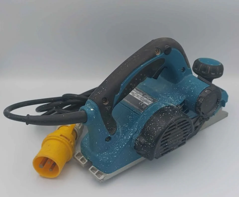 Makita KP0810 110v power wood planer 82mm with carry case & dust bag