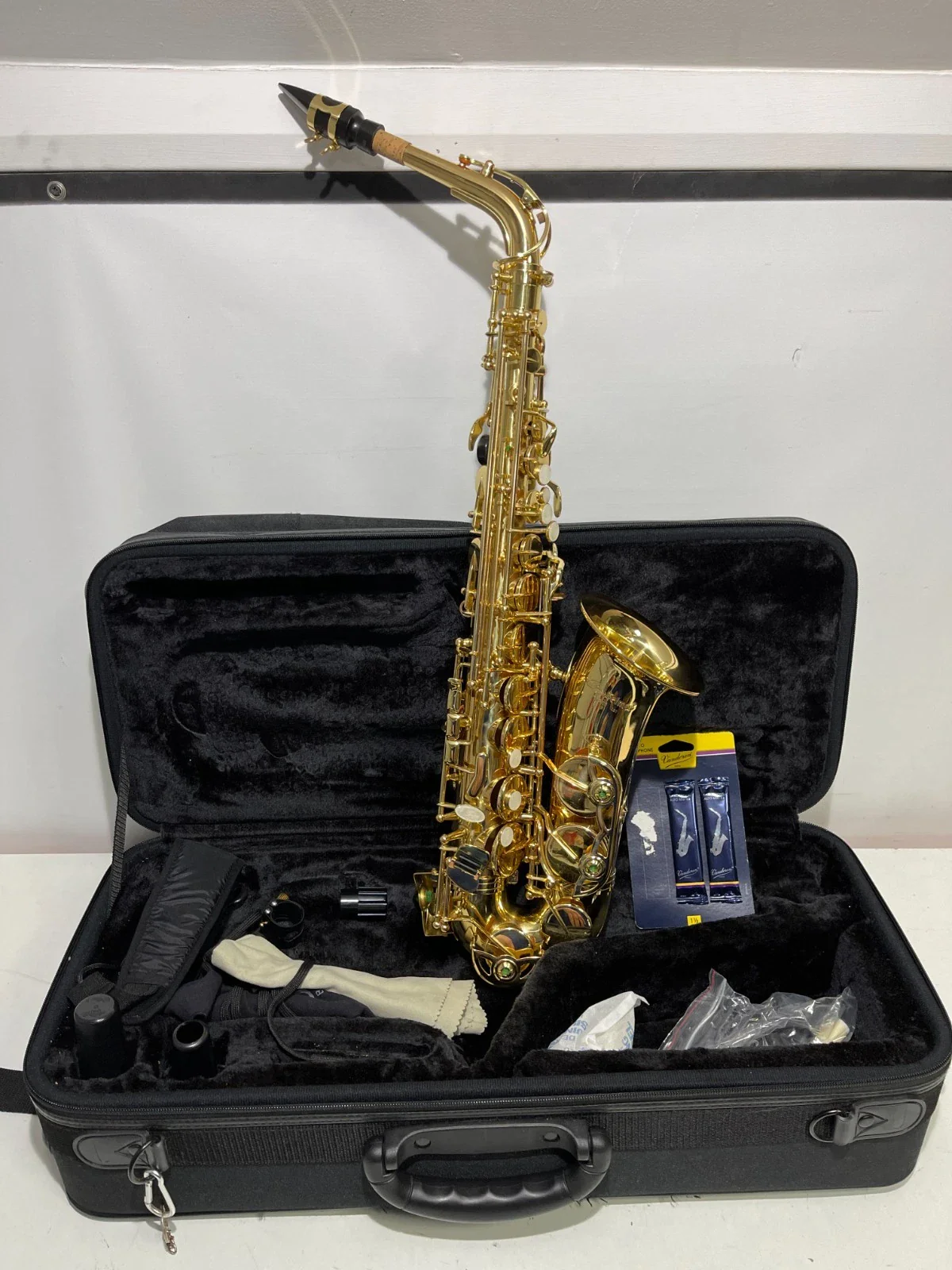 CONN-SELMER AVANT DAS 180 ALTO SAXOPHONE
