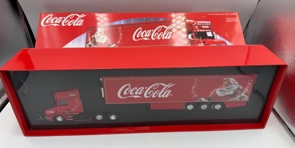 CORGI 1/50 SCALE COCA-COLA CHRISTMAS TRUCK - BOXED CC12842 - Image 2