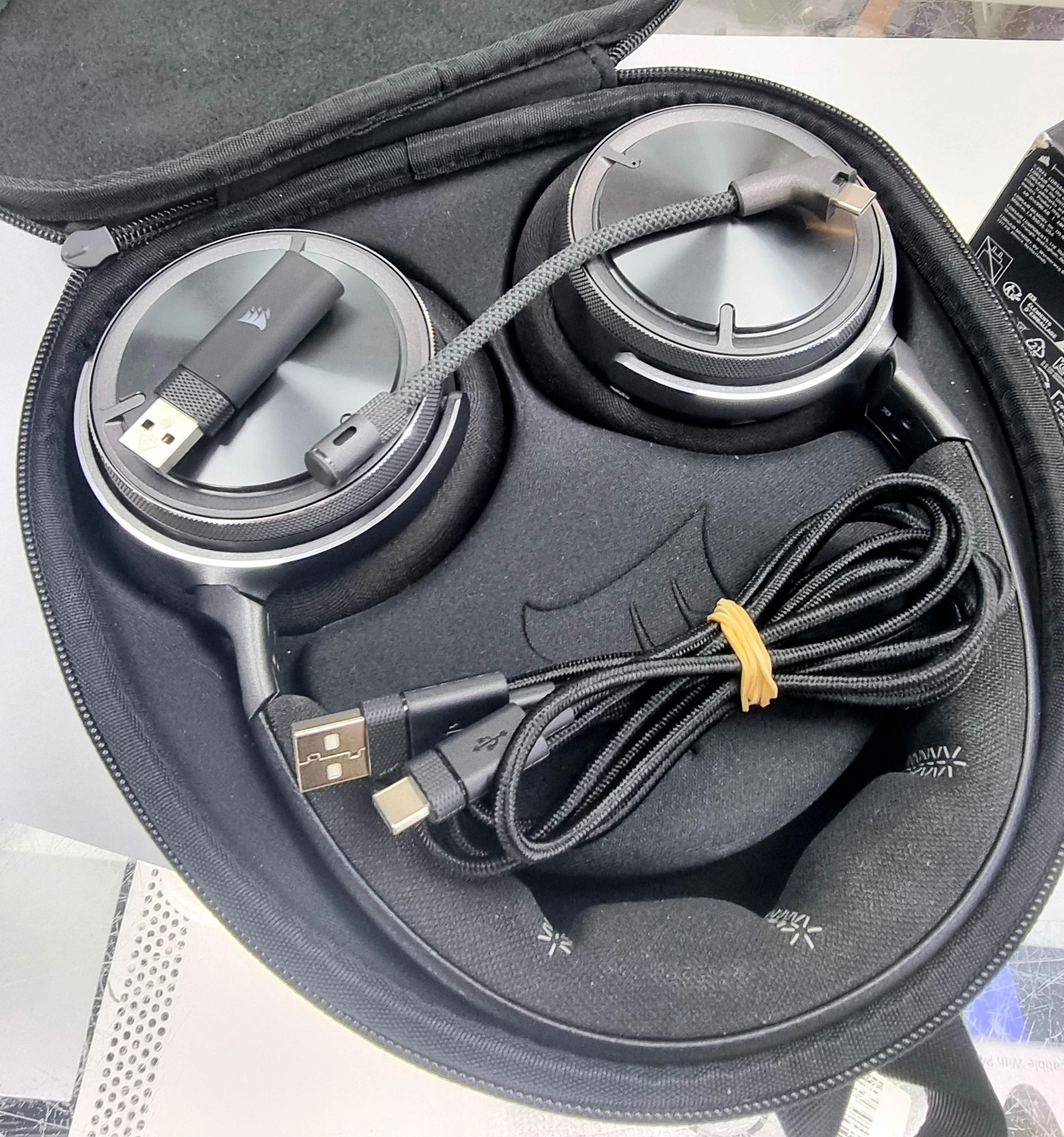 Corsair Virtuoso Max Wireless Gaming Headset - Image 2