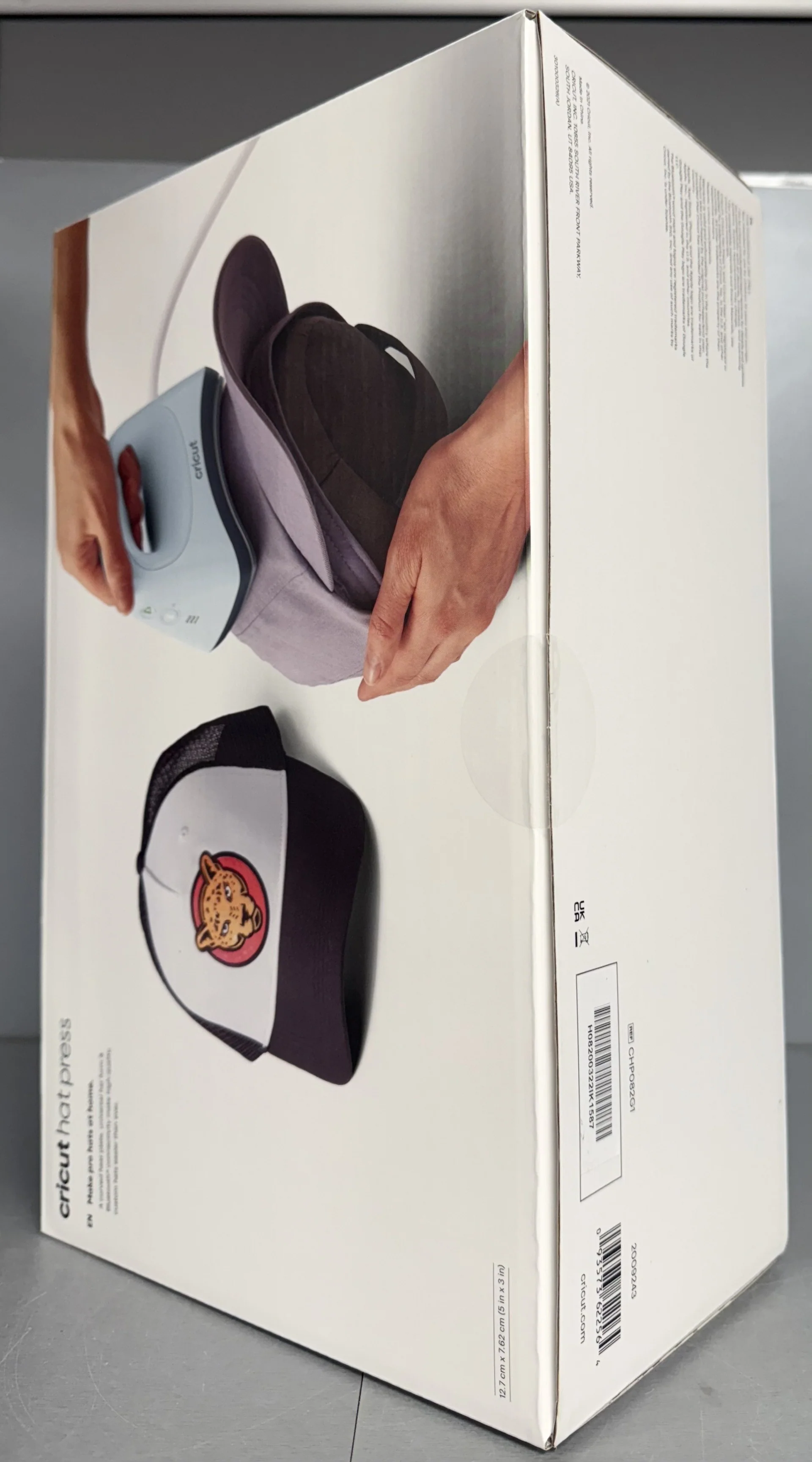 **Sale** Cricut Hat Press – Smart Heat Press for Hats ** Brand New ** - Image 2