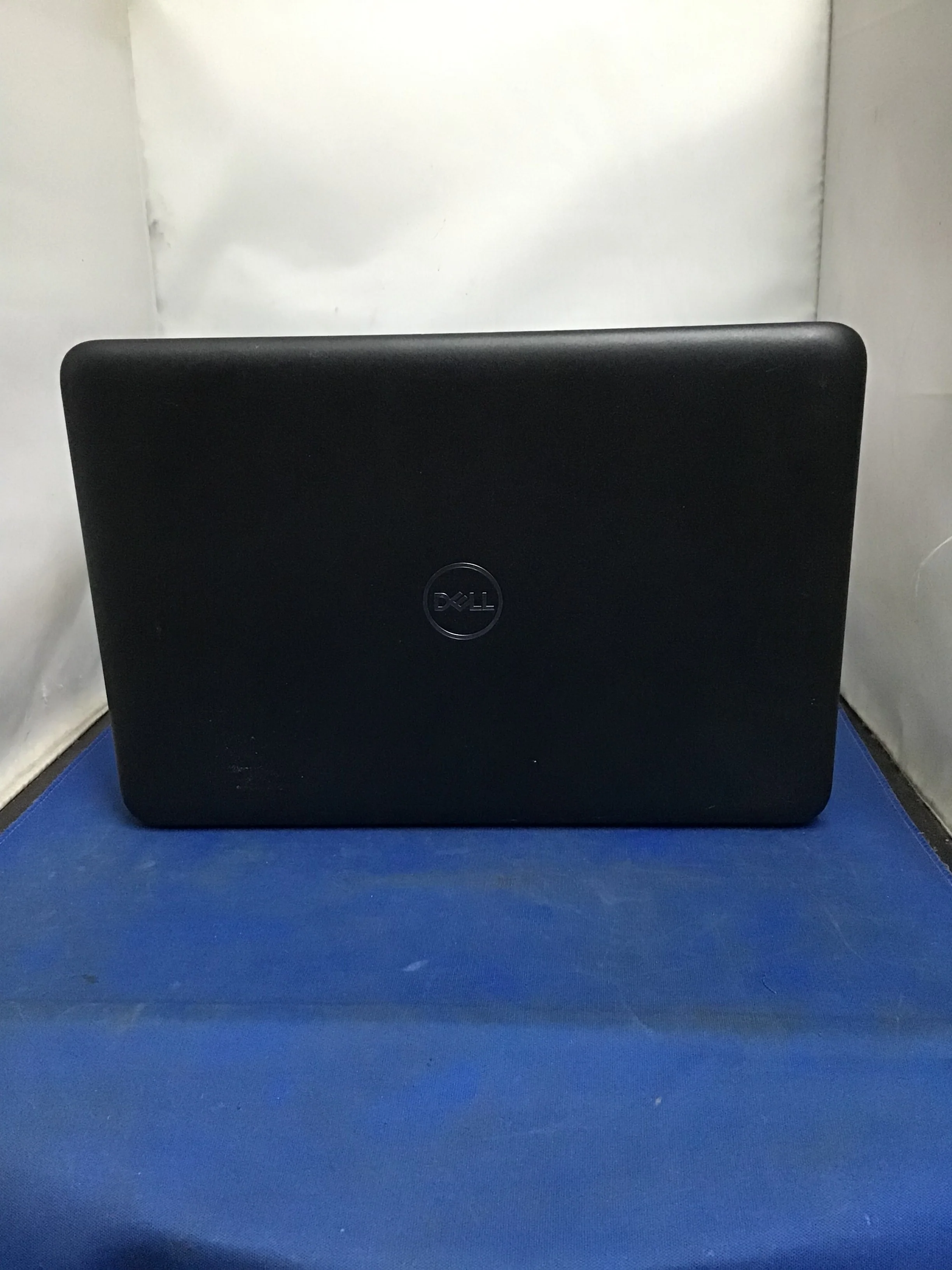 Dell Latitude 3190 Laptop - Image 3