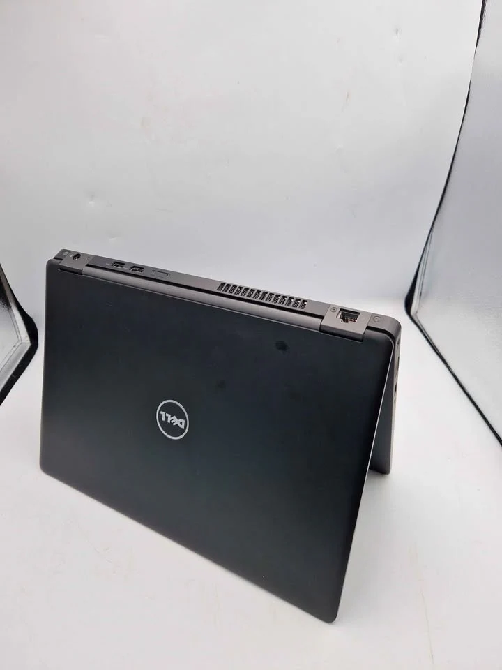 **DEAL** Dell Latitude 5440 Laptop – Intel i5-1345U - 8GB RAM - 512GB SSD - 14" Display - Windows 10 Pro - Image 3