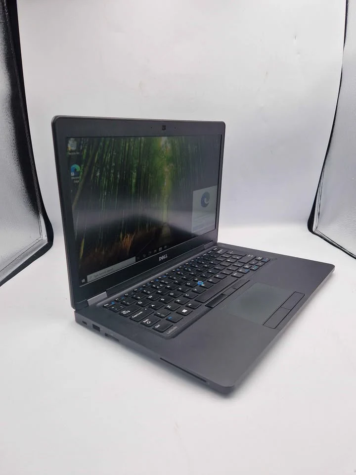 **DEAL** Dell Latitude 5440 Laptop – Intel i5-1345U - 8GB RAM - 512GB SSD - 14" Display - Windows 10 Pro - Image 4