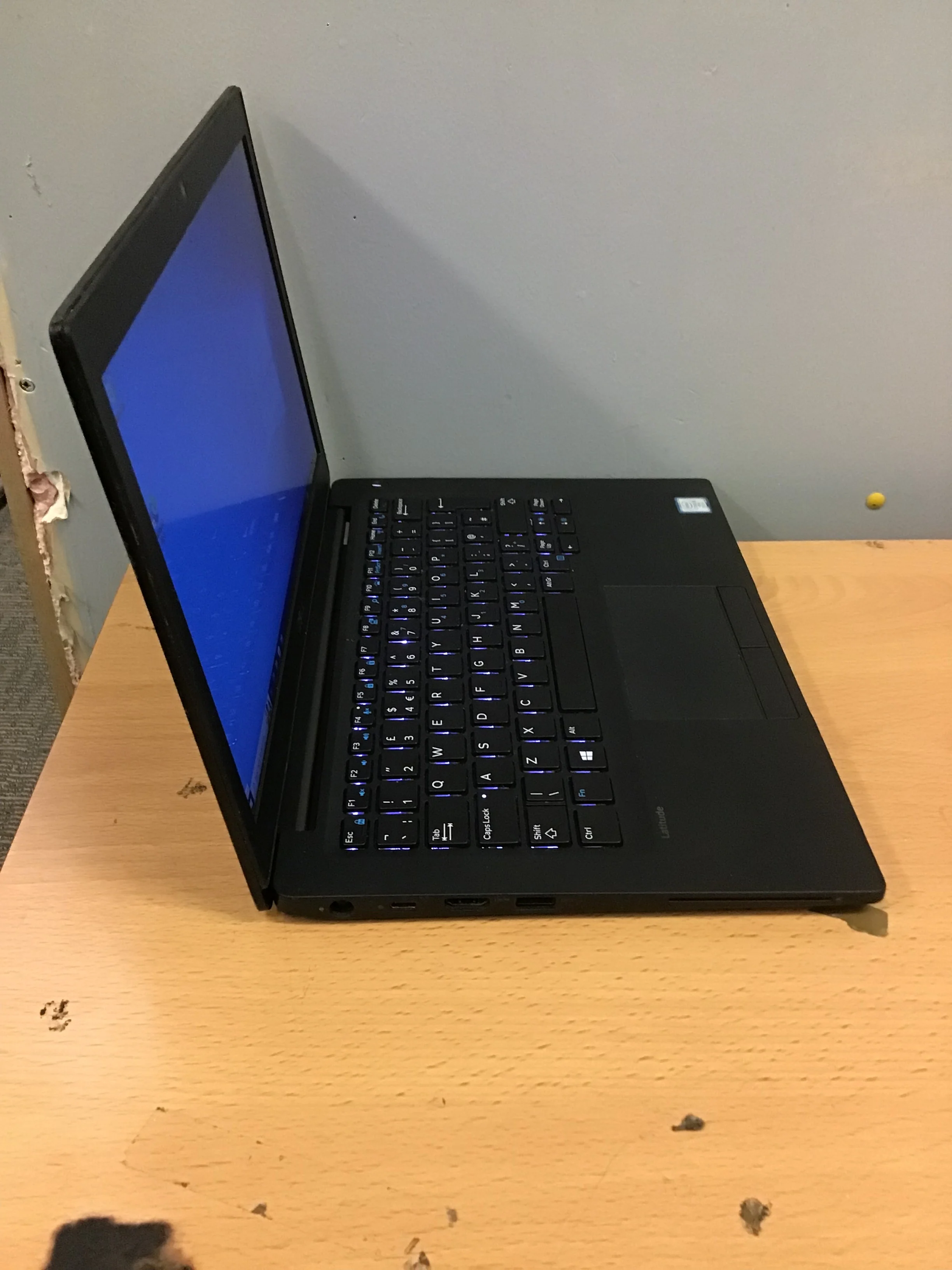 Dell Latitude 7280 Business Laptop, 12.5-Inch Notebook, Intel Core i5-6300U, 16GB RAM, 256GB SSD, US Keyboard, Win 10 Pro (Renewed) - Image 3