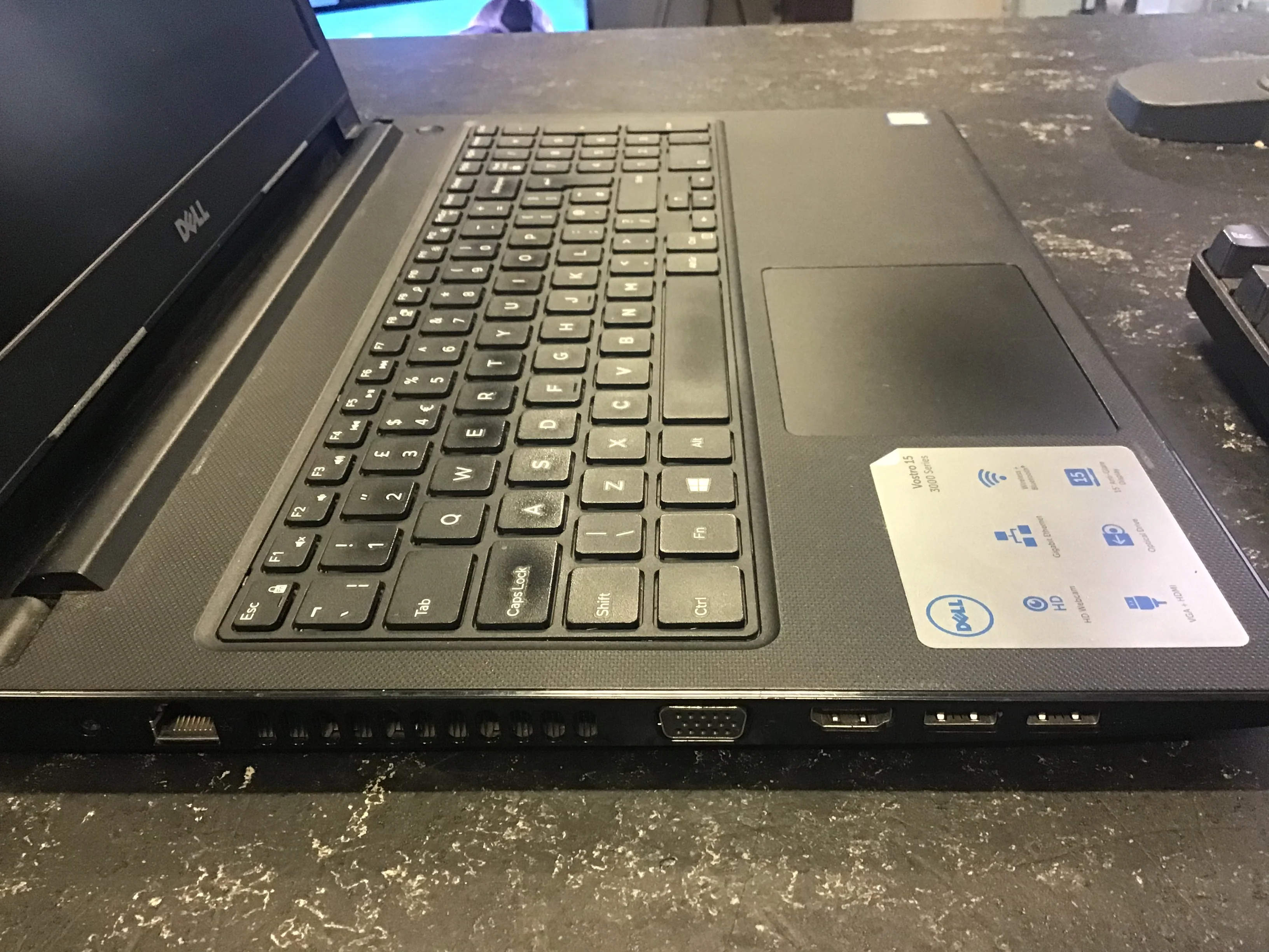 Dell Vostro 15 5100 I3-6006u - Image 3