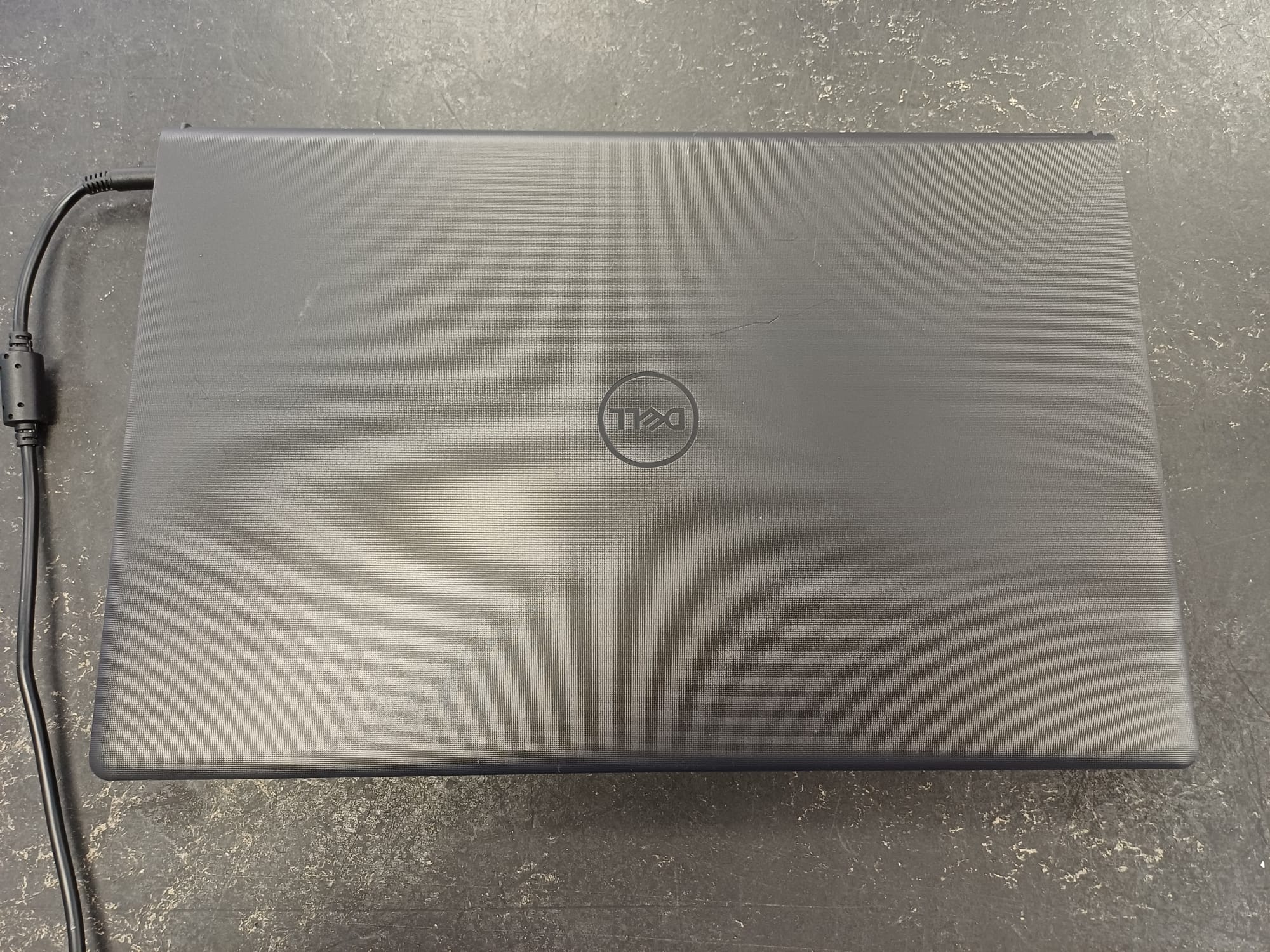 Dell Vostro 3520 - Image 4