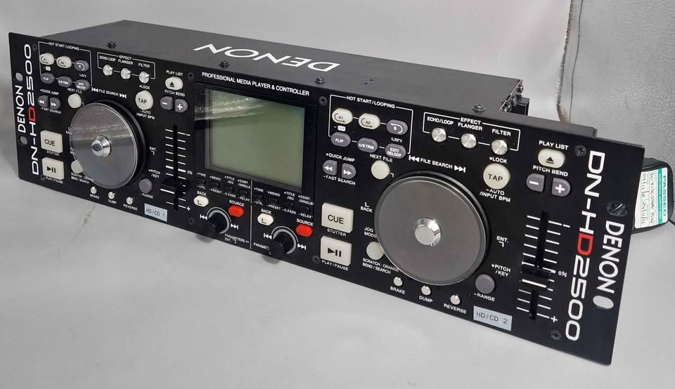 Denon DN-HD2500 Professional Media Player/Controller *collection only* - Image 2