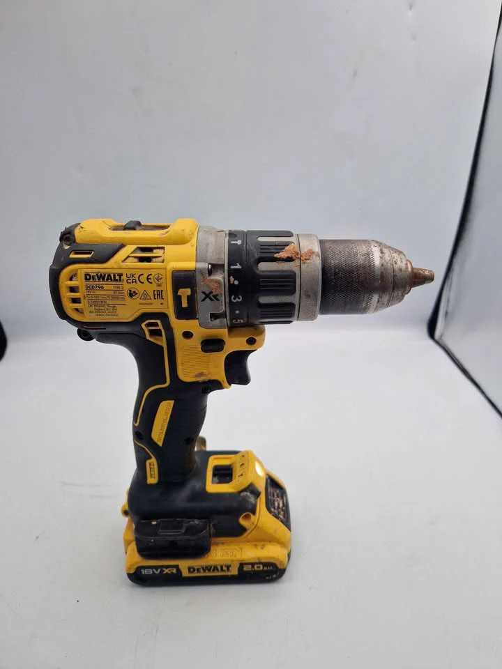 DeWALT 18V XR Cordless DCD796 Brushless Combi Drill Diver - With 2.0ah Battery (No Charger) - Image 2