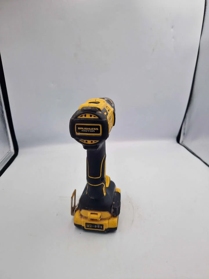 DeWALT 18V XR Cordless DCD796 Brushless Combi Drill Diver - With 2.0ah Battery (No Charger) - Image 4