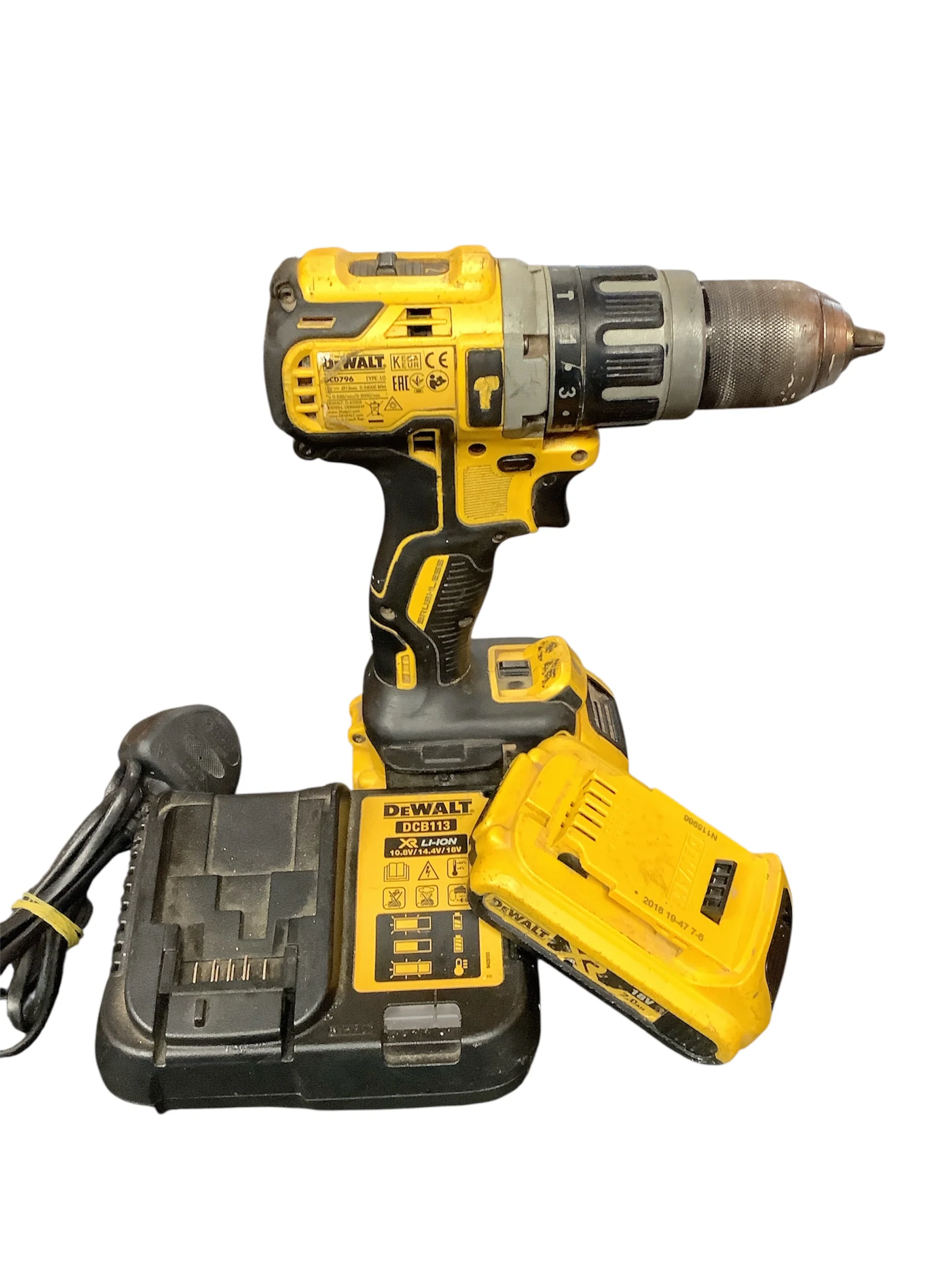 DeWalt DCD796  18V XR Cordless Brushless Combi Drill plus 2 batteries and charger - Image 2
