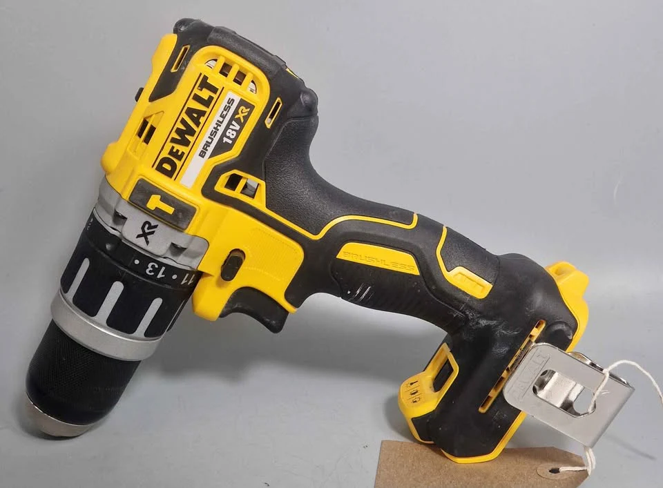 DeWalt DCF887 Impact Driver and DCD796 Combi Drill With 5.0Ah battery - Image 2