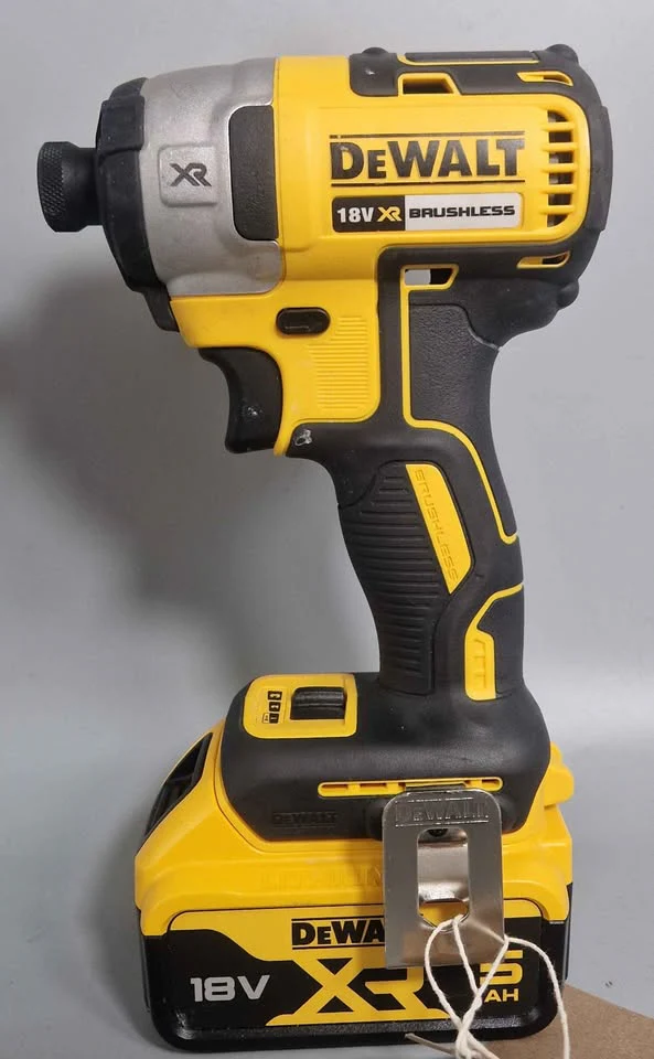 DeWalt DCF887 Impact Driver and DCD796 Combi Drill With 5.0Ah battery - Image 3