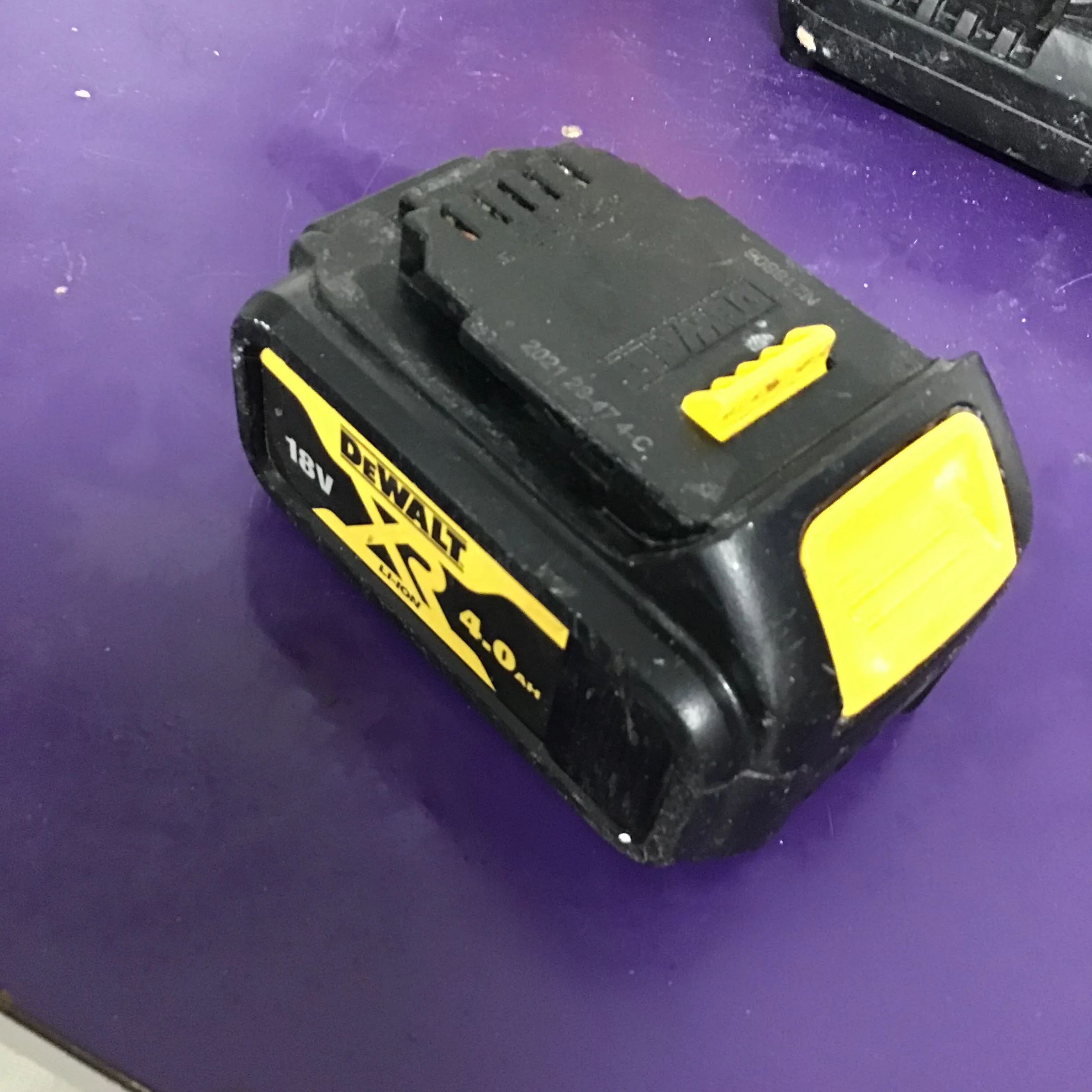 DeWalt DCS331 18V XR Pendulum Jigsaw with battery and charger. - Image 3