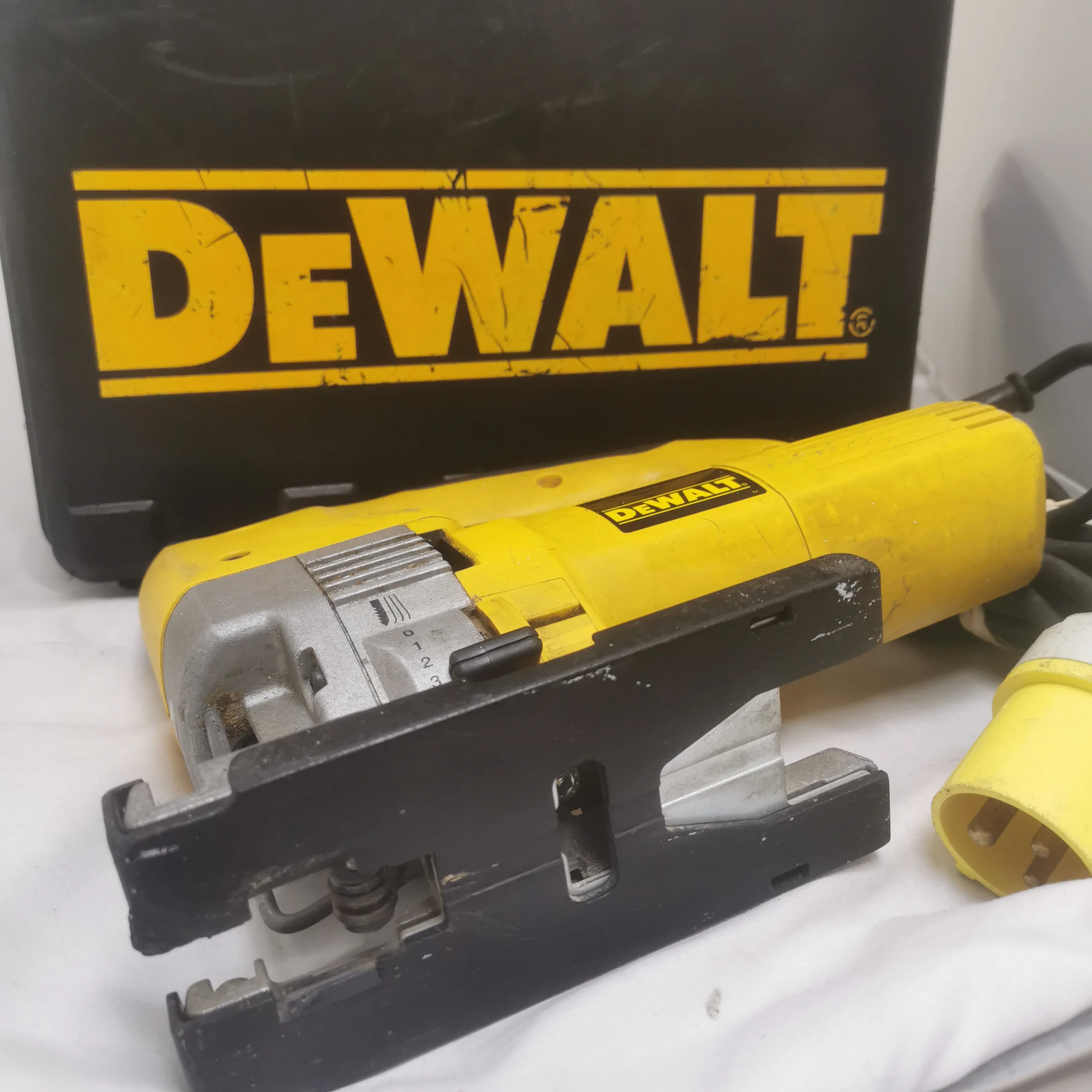 DeWalt DW321-LX 110V Jigsaw - with Case - Case Included - Image 3