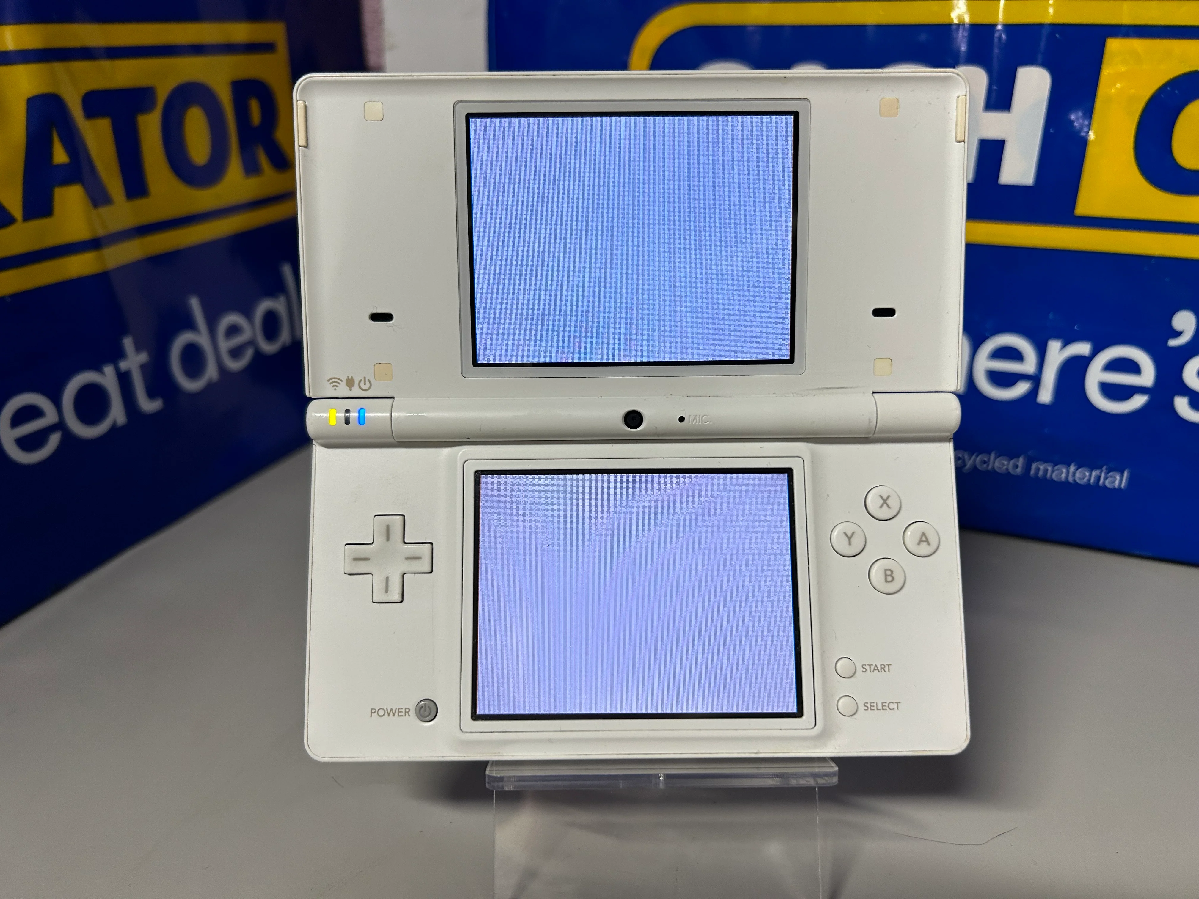 DSi Console, White, Unboxed - Image 2