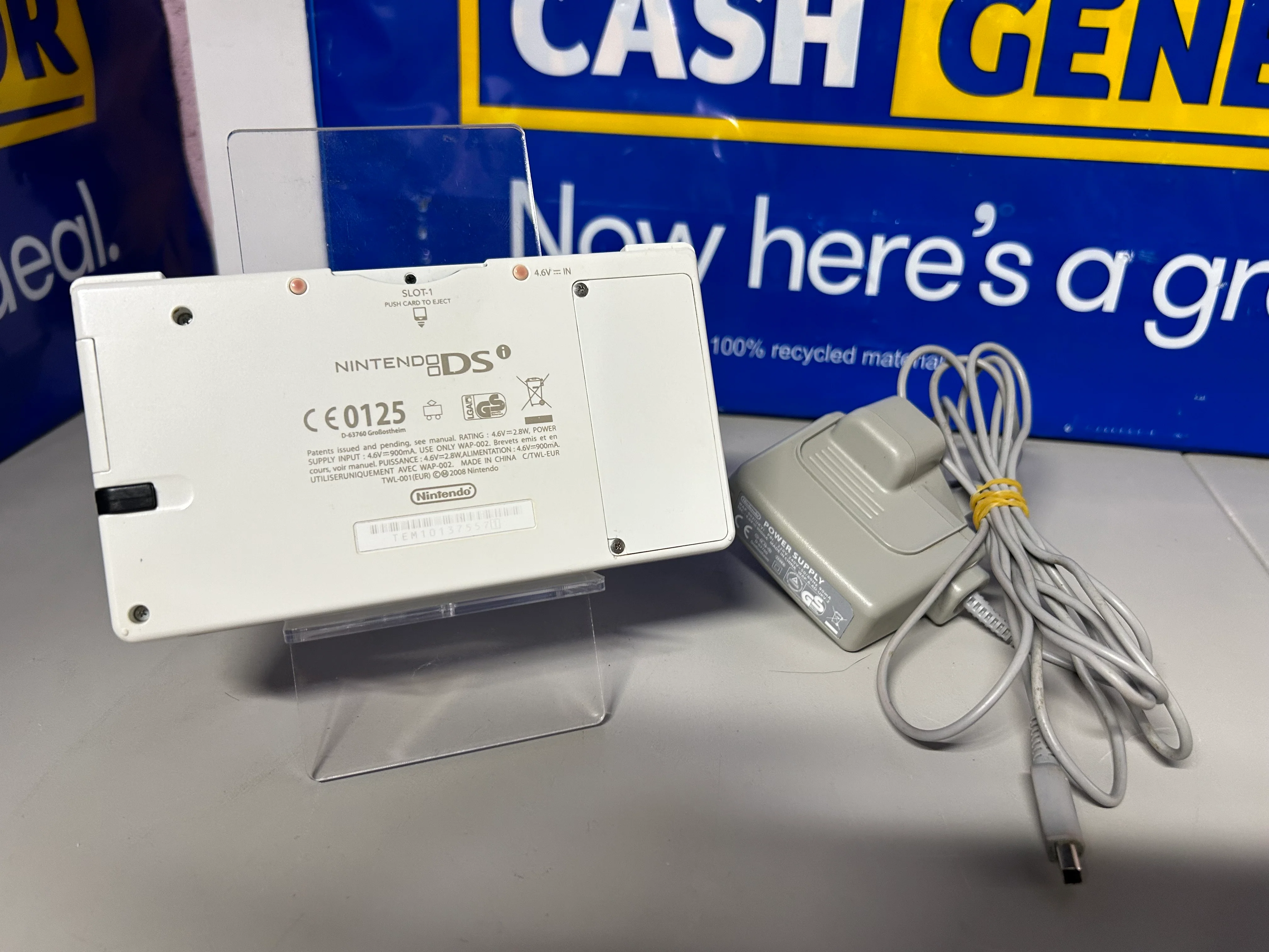DSi Console, White, Unboxed - Image 4