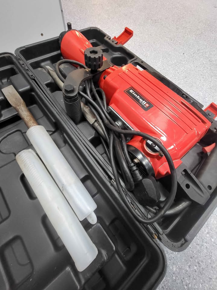 Einhell TC-DH 43 1600W Demolition Hammer 240V - Image 2