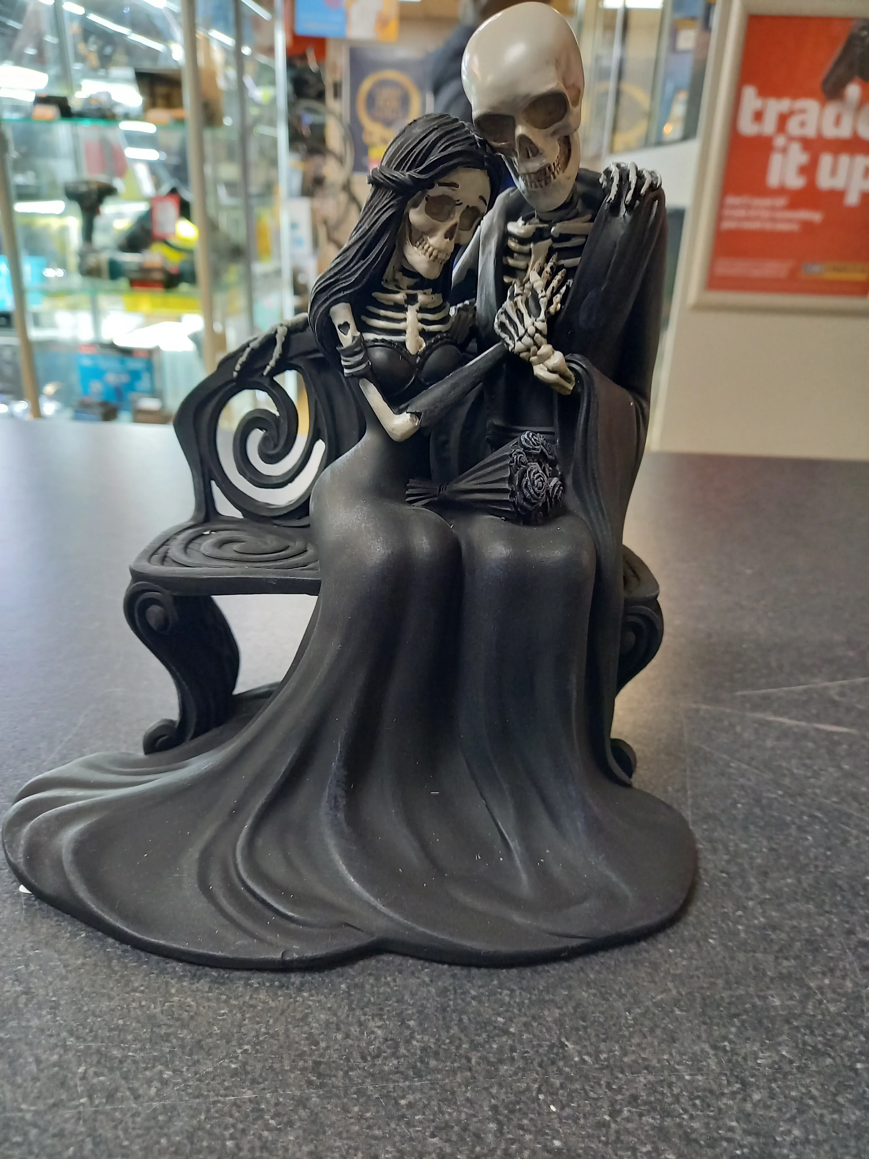 Eternal Bond Skeleton Figurine - Image 2