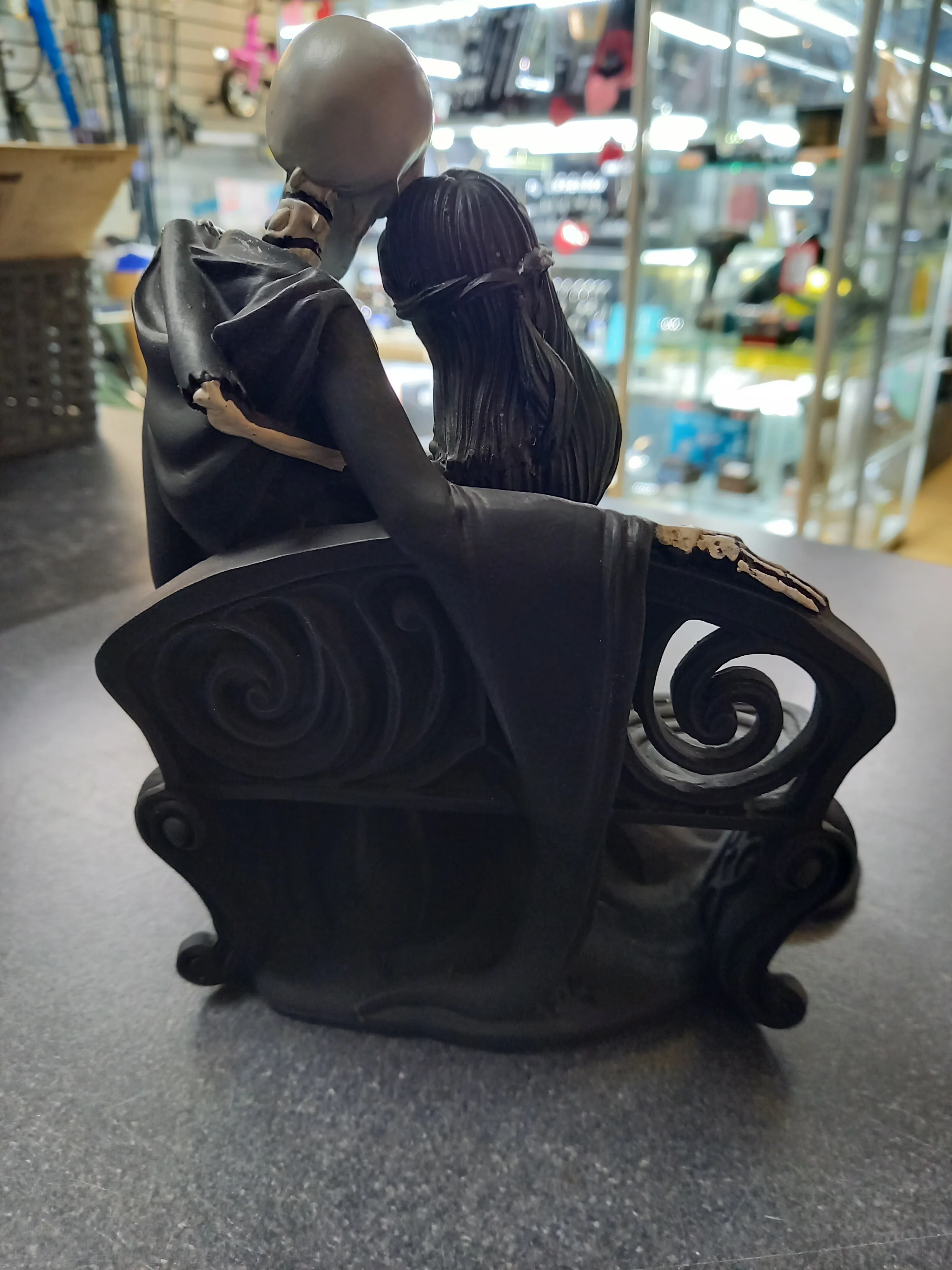 Eternal Bond Skeleton Figurine - Image 3