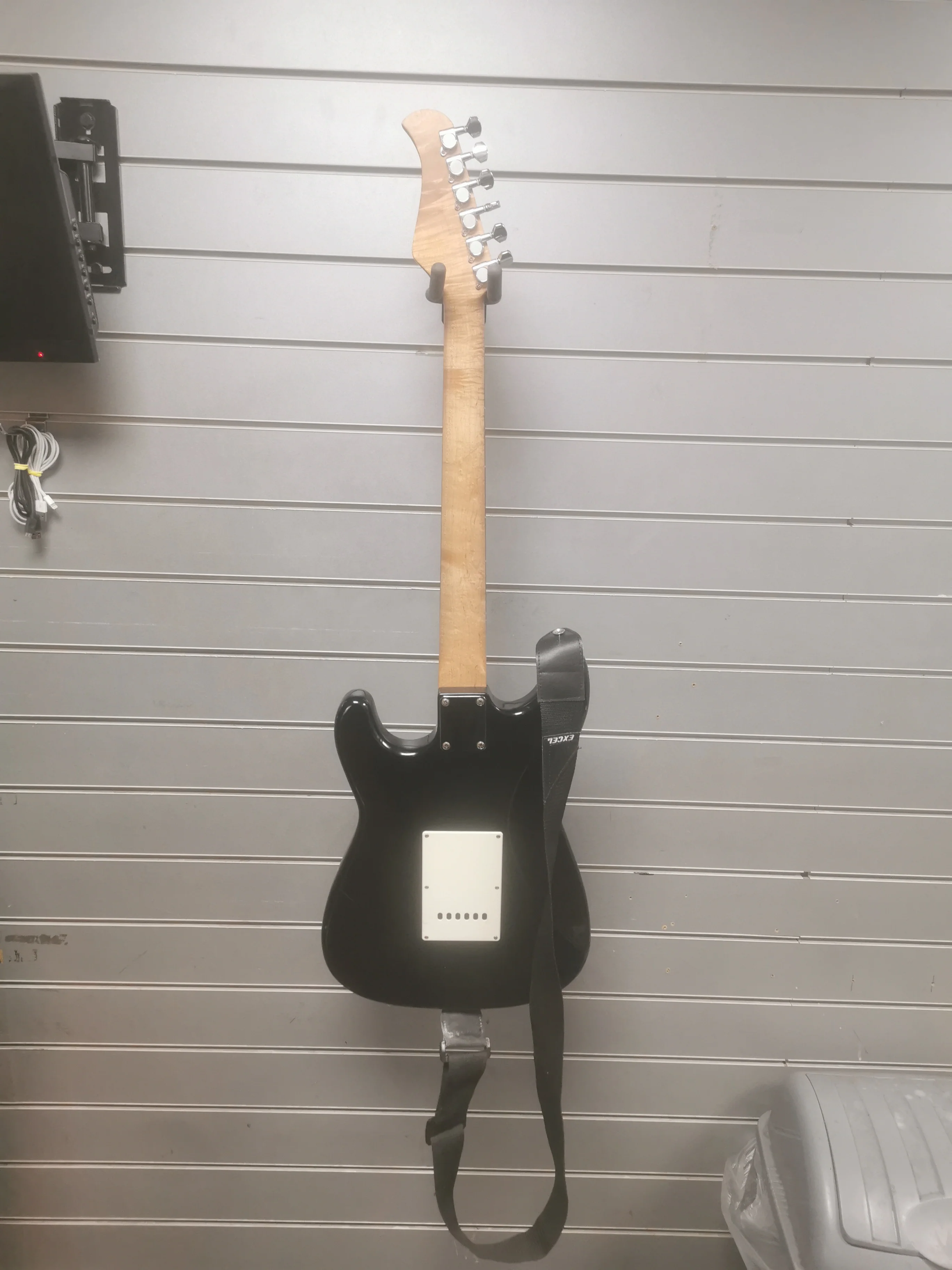 Excel Electric Guitar with Strap - Image 2