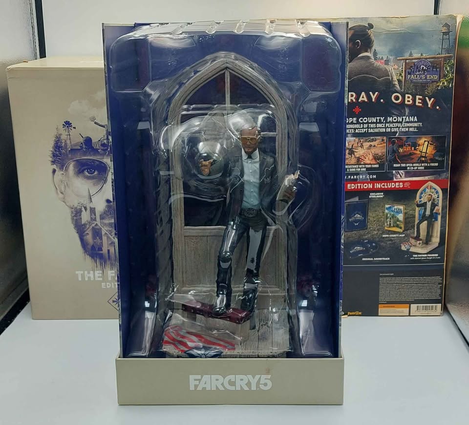 Farcry 5 the father edition collectors statue and box (No game) - Image 3