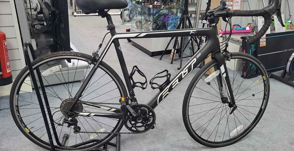 Felt FSeries Road Bike - 58cm Carbon Fibre Frame, 28" Wheels, 20 Speed