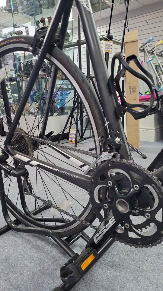 Felt FSeries Road Bike - 58cm Carbon Fibre Frame, 28" Wheels, 20 Speed - Image 3