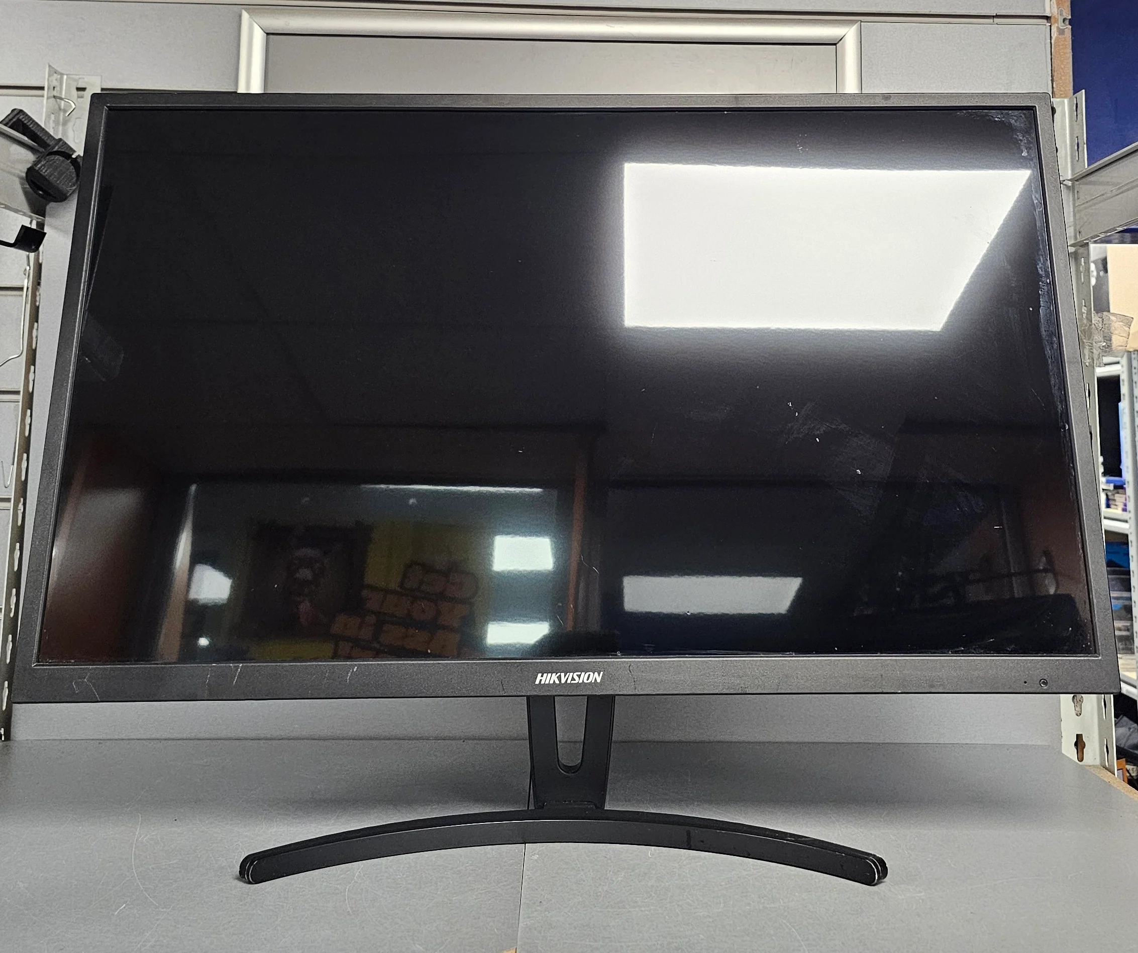**Sale** FHD 32" Hikvision DS-D5032FC-A 32 60Hz LED Monitor HDMI/VGA/BNC **Collection Only** - Image 3