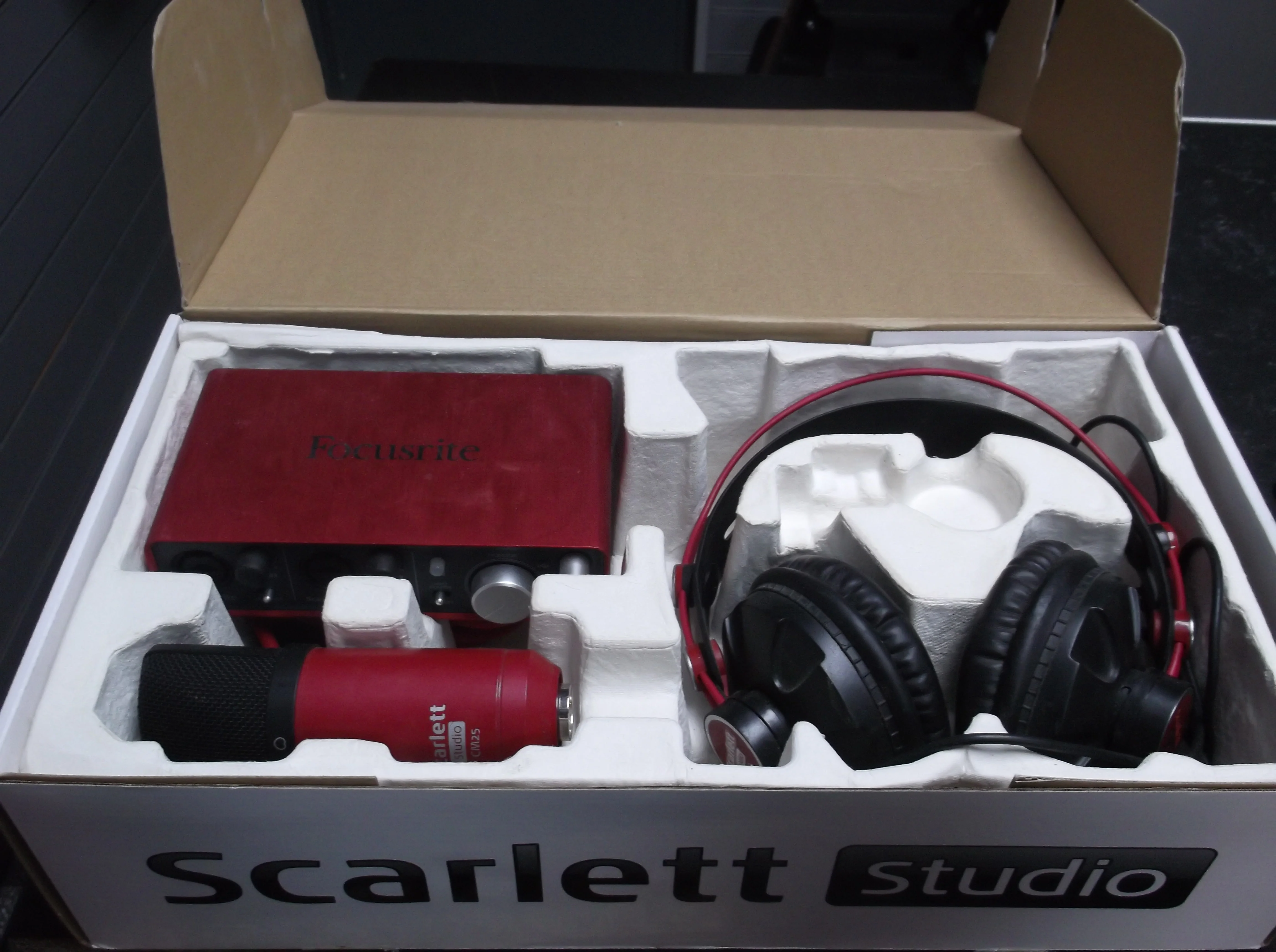 Focusrite scarlett 2i2 studio - Image 2