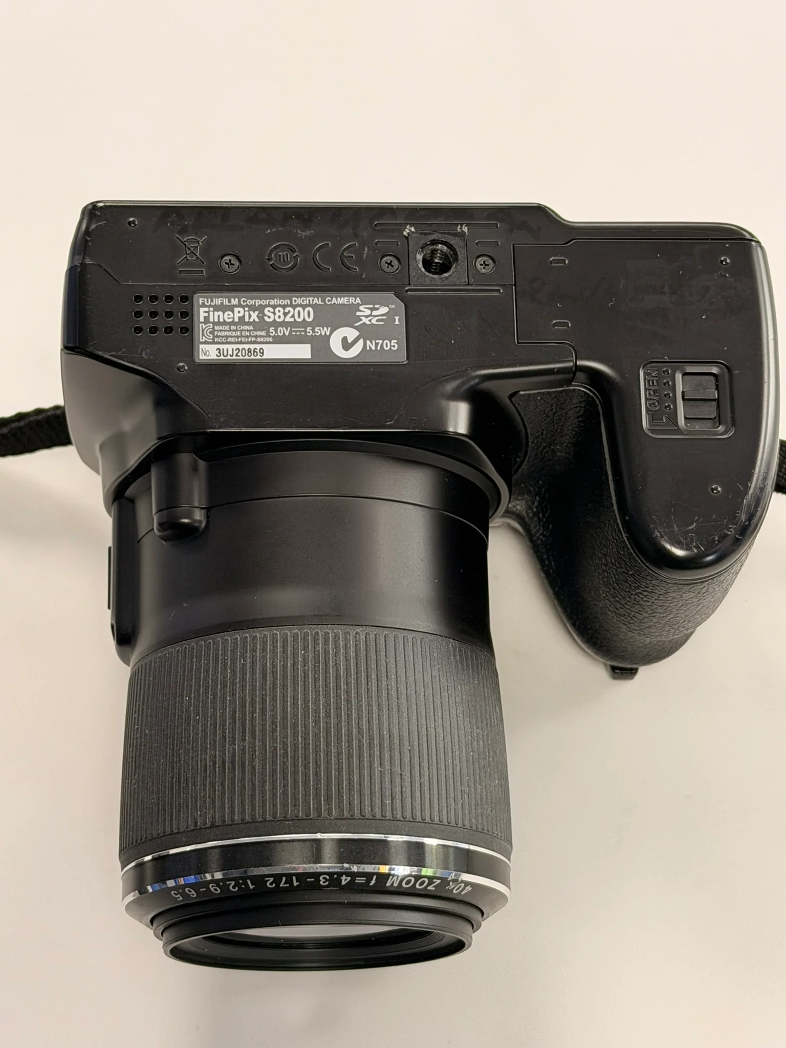 Fuji Finepix S8200 16M Camera - Image 3