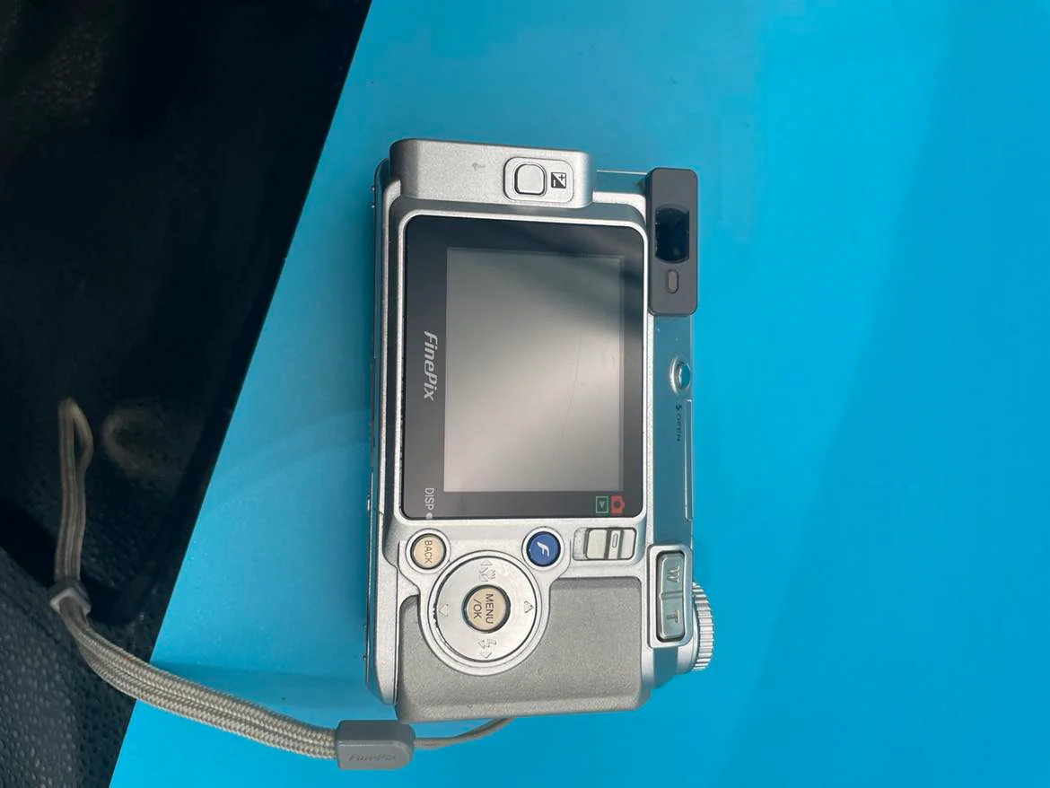 FUJIFILM E550 DIGITAL - Image 3