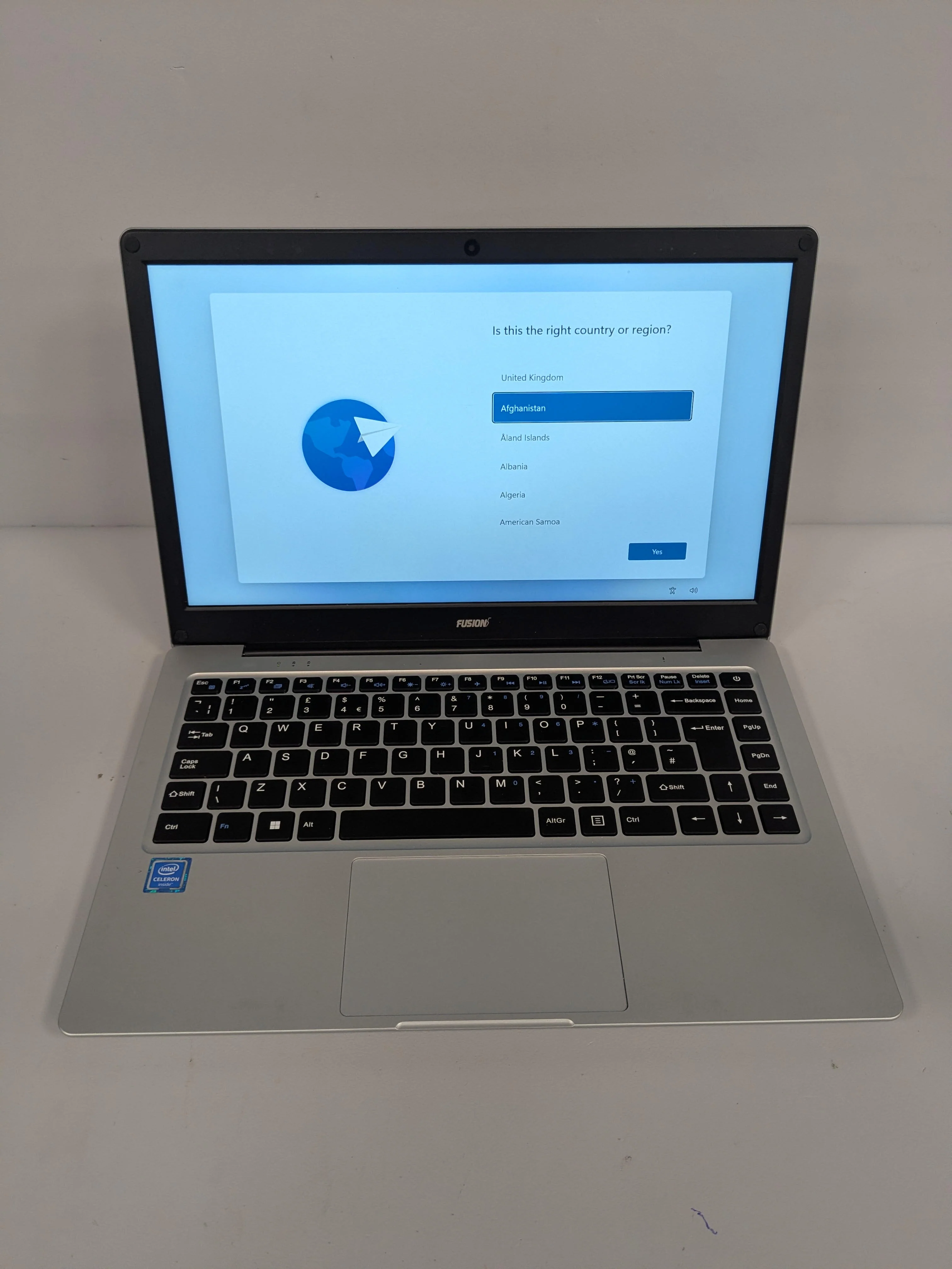 Fusion5 14.1" A90B+ Pro 128GB Windows 11 Laptop - Image 2