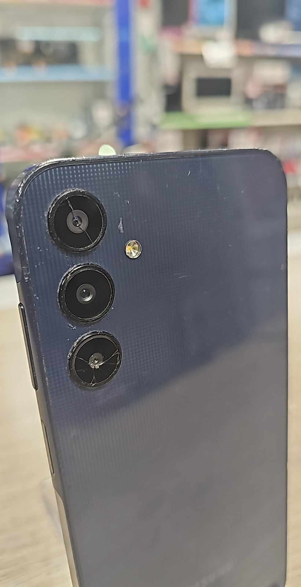 Galaxy A25 - Image 4