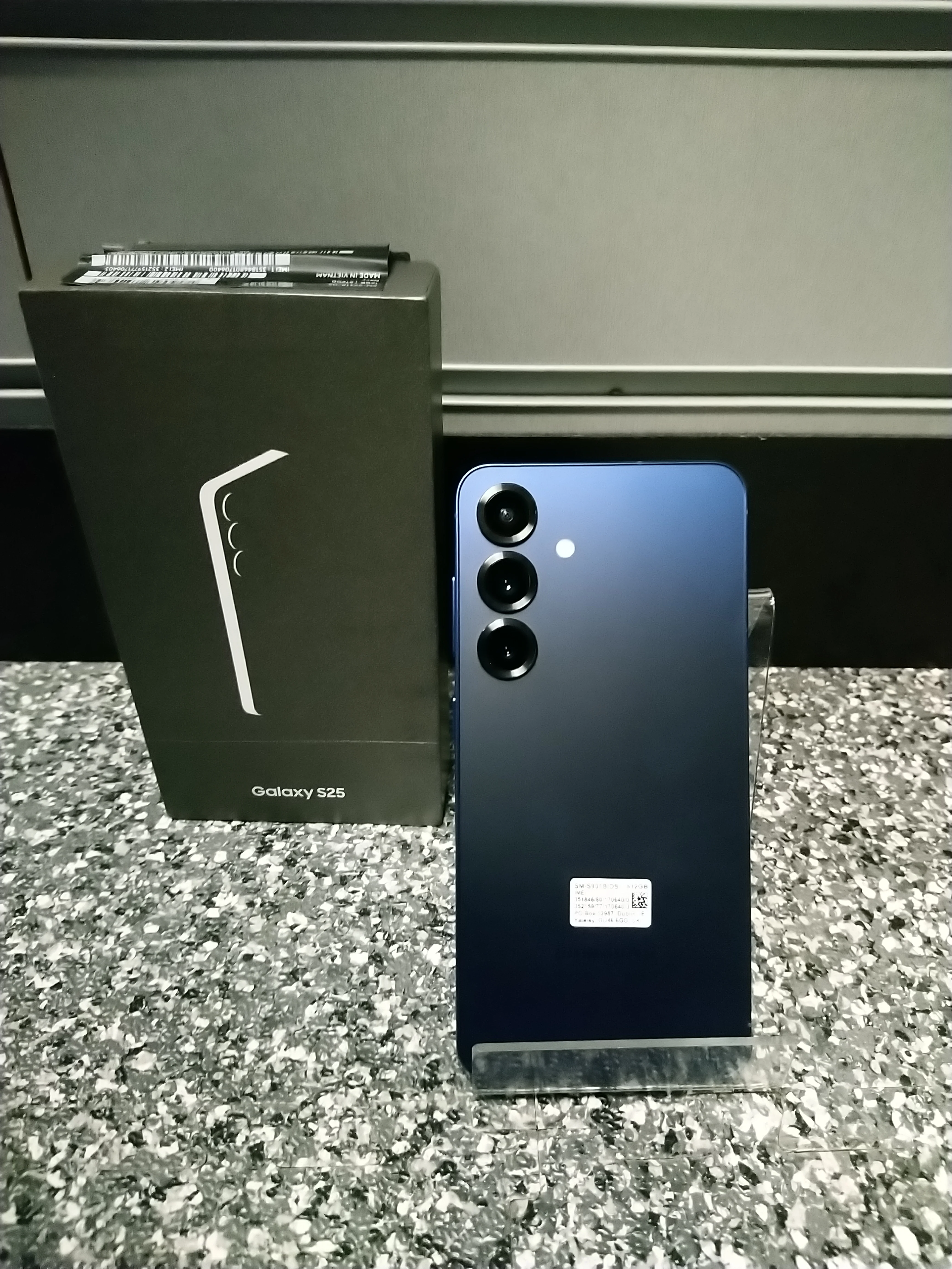 Galaxy S25 512GB - Dark Blue - Unlocked - Image 4