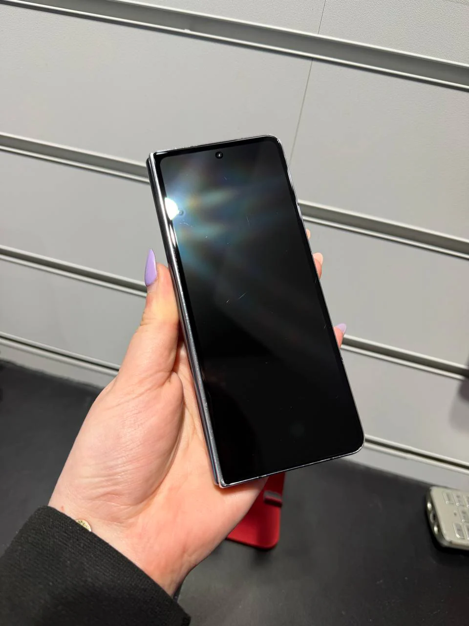 Galaxy ZFold 4 *Fold Screen Only & Hinge Issue* - Image 3