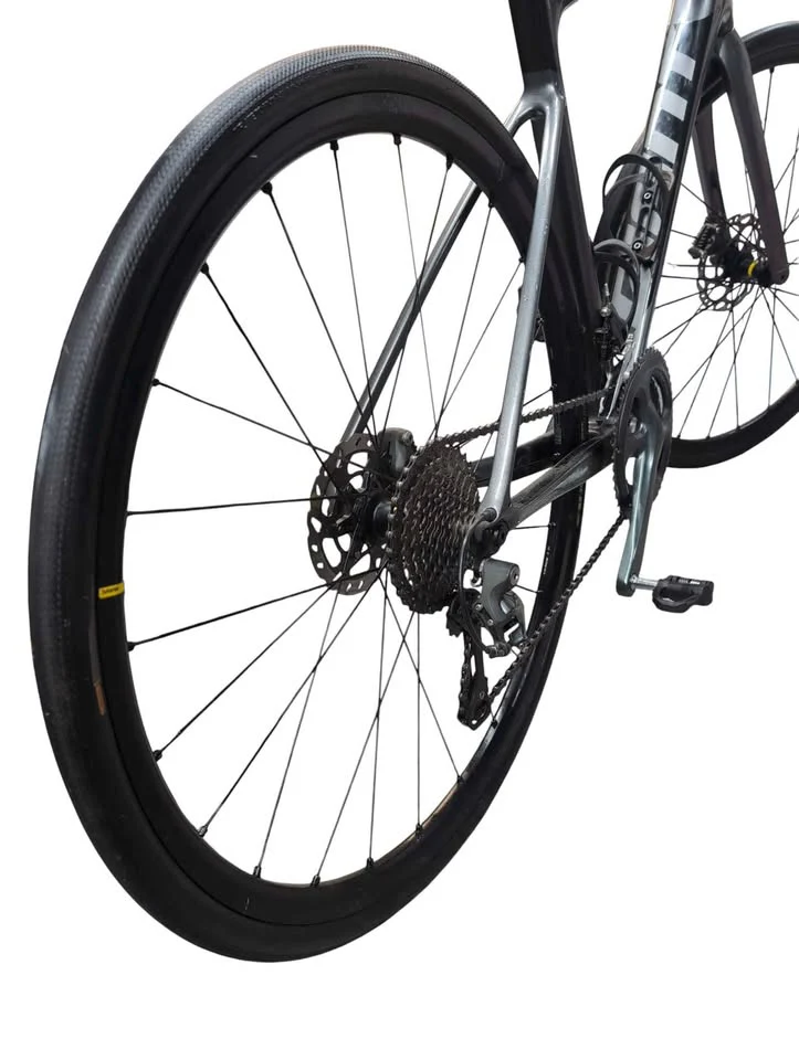 Giant Defy Advanced 1 Carbon Road Racing Bike - 700C Wheel - 19" Frame - 20 Speed - Image 2