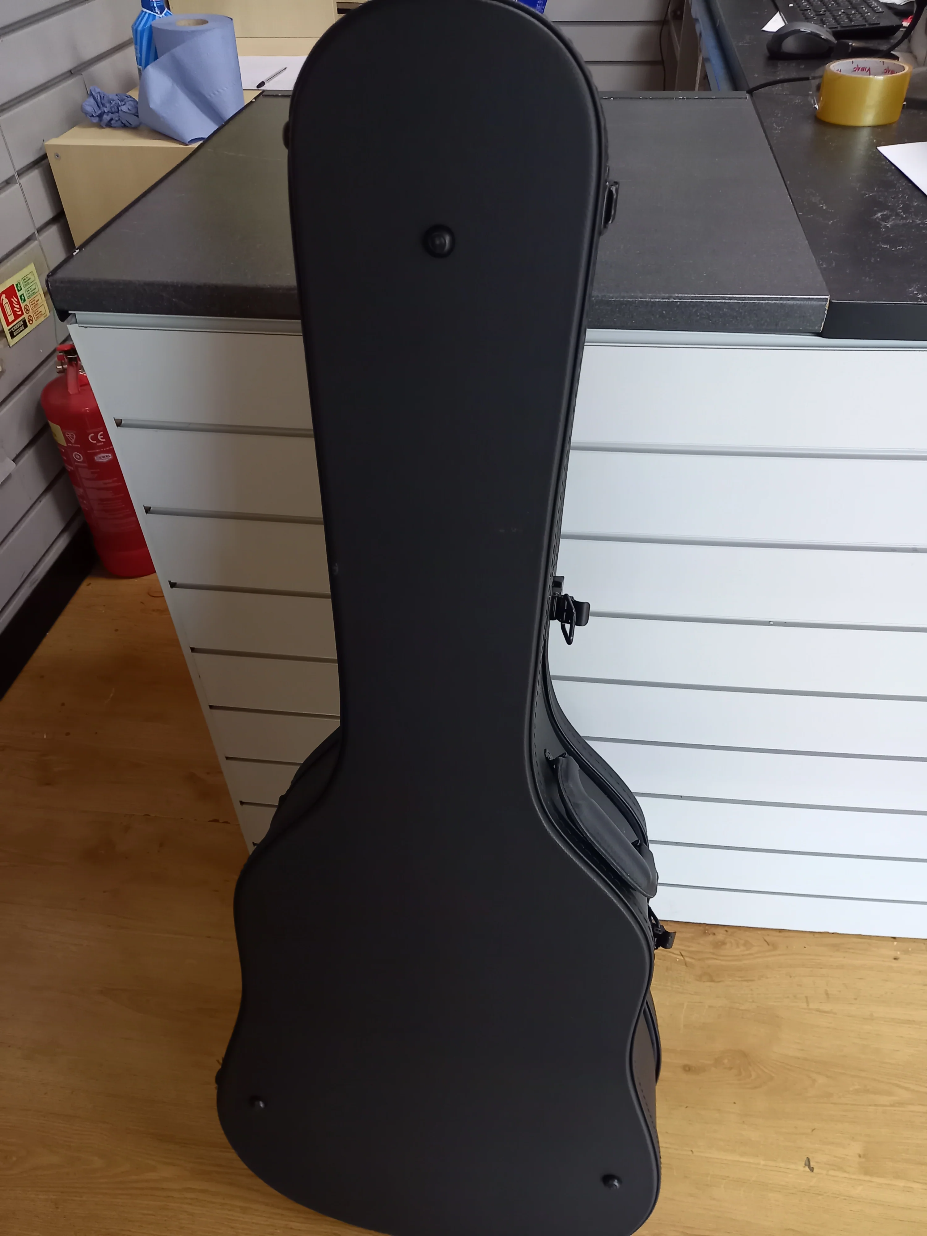 Gibson Hard Guitar Case **COLLECTION** - Image 3