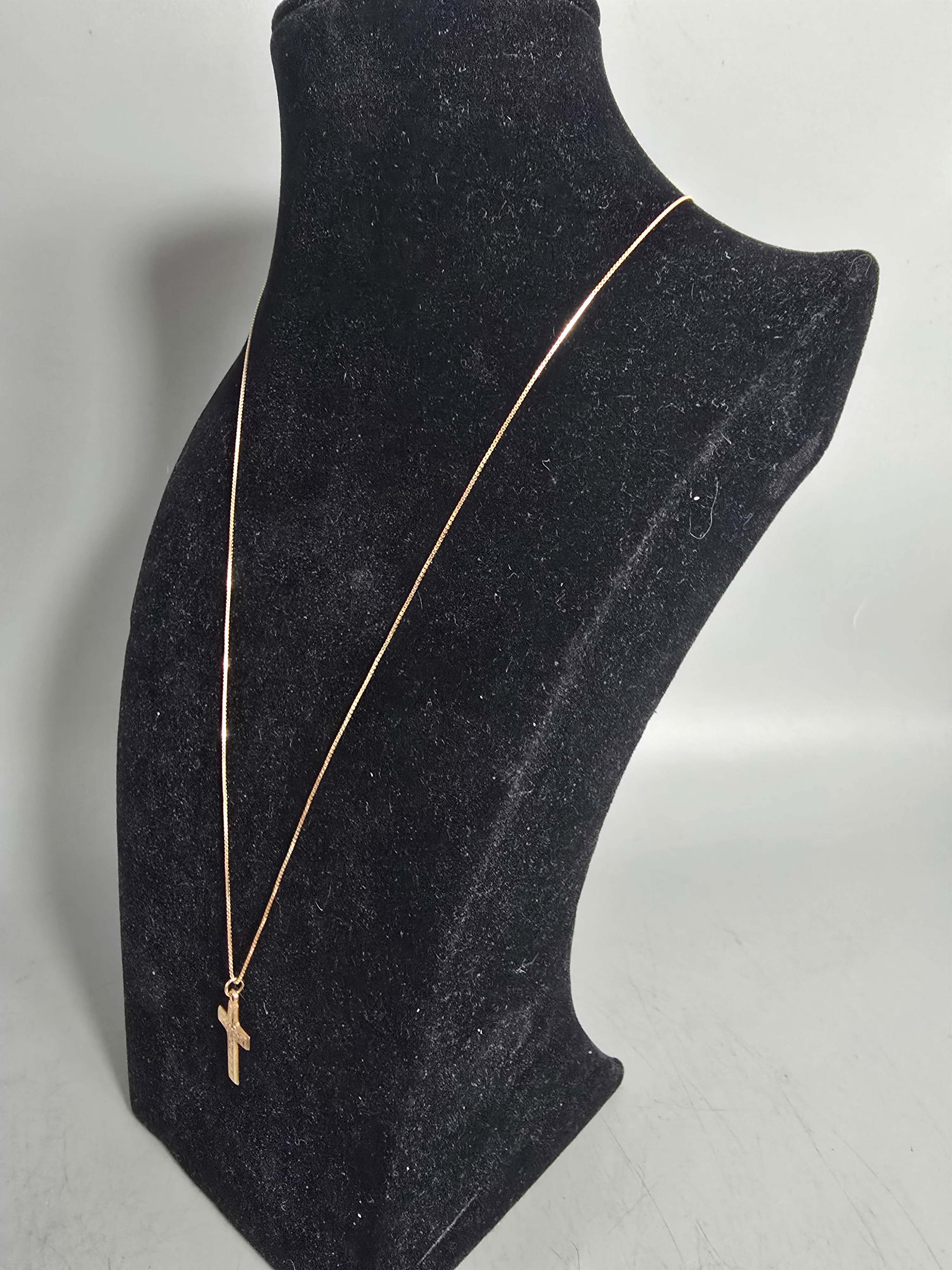 Gold Necklace with cross 375 9ct 2.5G 20'' in Length - Image 3