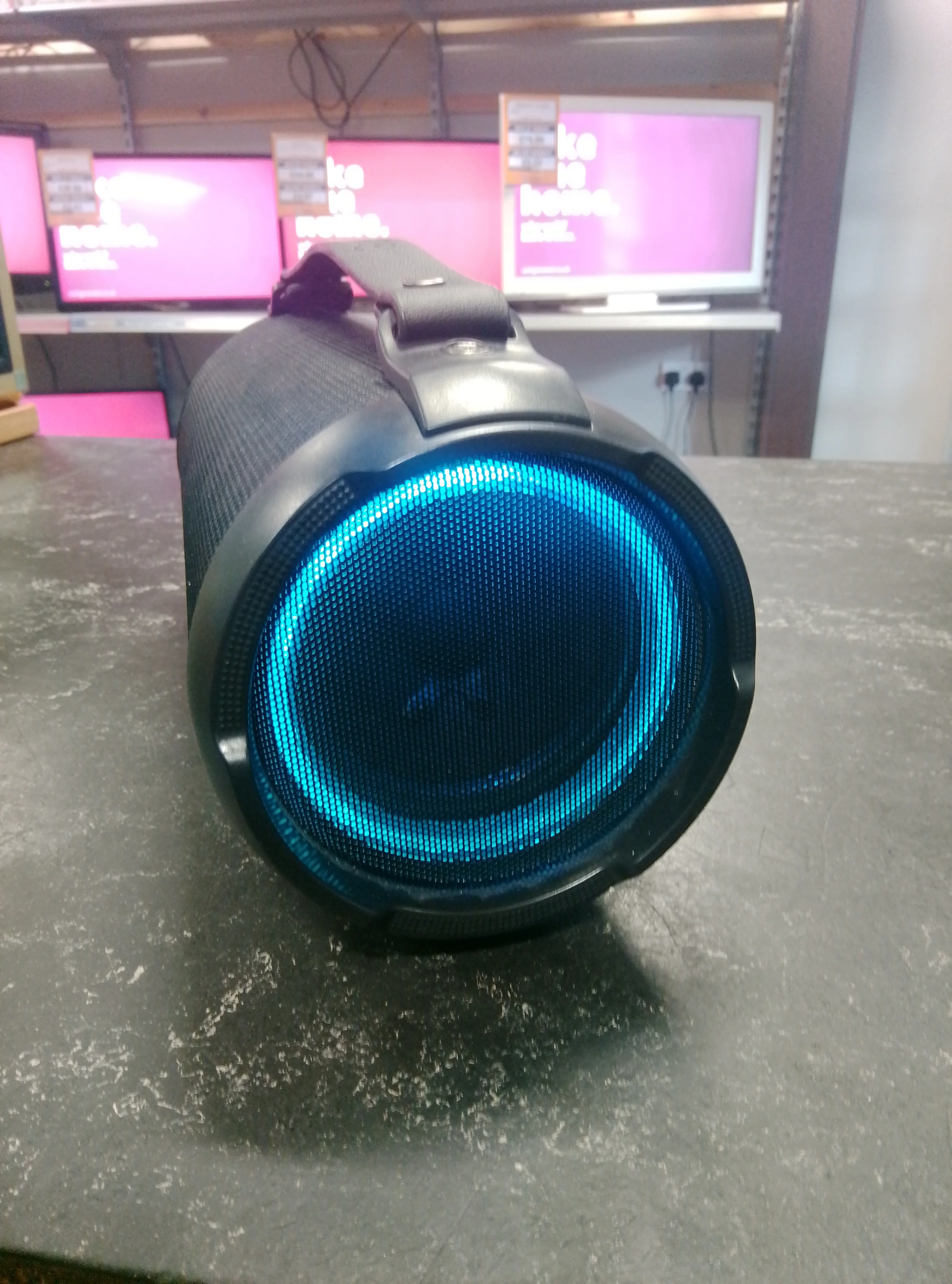 Goodmans 359780 Portable Bluetooth Speaker, C - Image 3